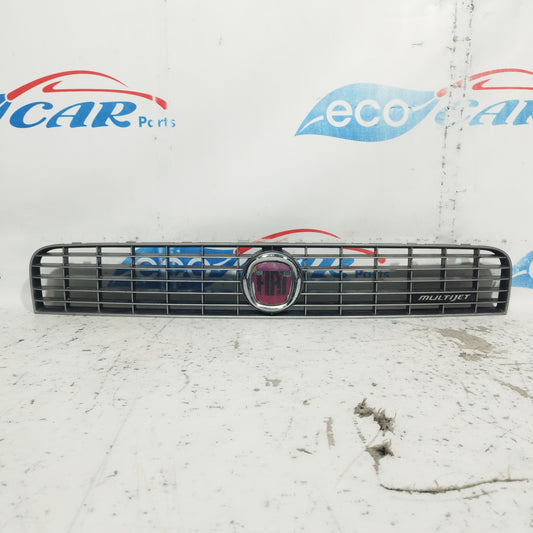 Zentraler Kühlergrillcode des Fiat Grande Punto 2008: 735335775 ecoAC8506