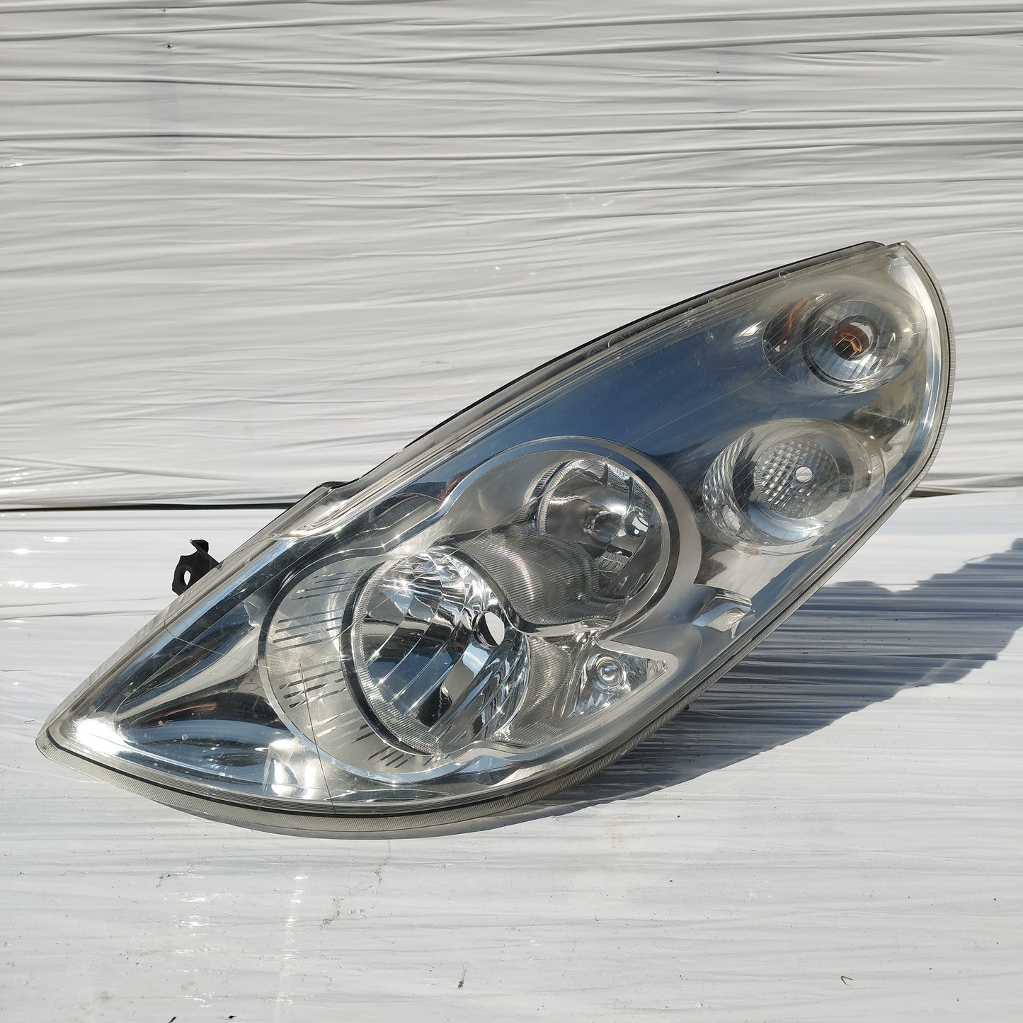 Fanale anteriore sx Opel Movano 2012 cod: 260600049r ecoDM046