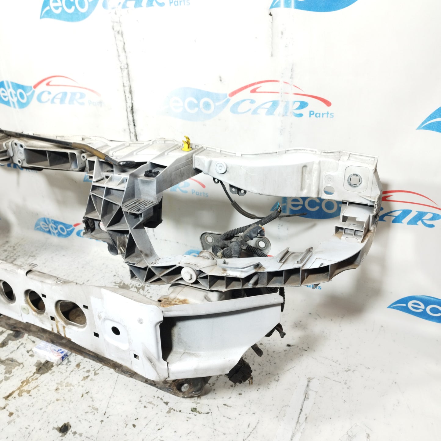 Ford Focus 2011 ecoAC11241 Kompletter Frontgrill mit Verstärkung