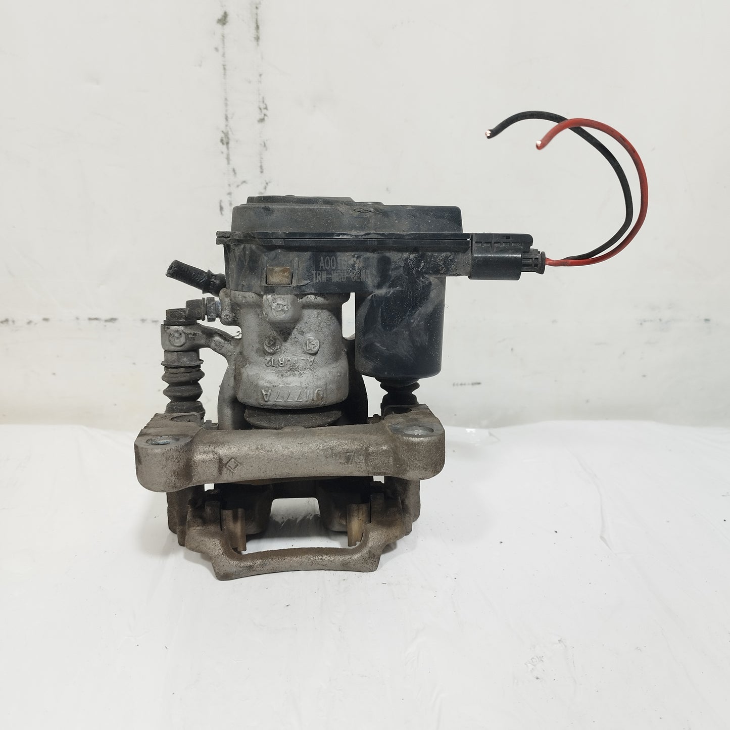 Pinza Freno elettrica posteriore dx Peugeot 2008 II (P24) 1.5 D 2021 cod: 9842295180 ecoAC15626