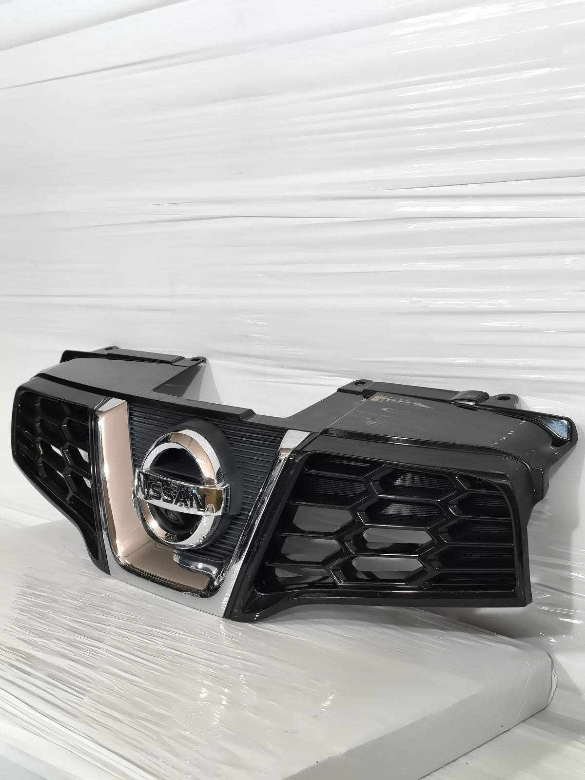 Mascherina anteriore Nissan Qashqai (J10) 2010-2013 Resyling cod: A0455283 ecoAG9774