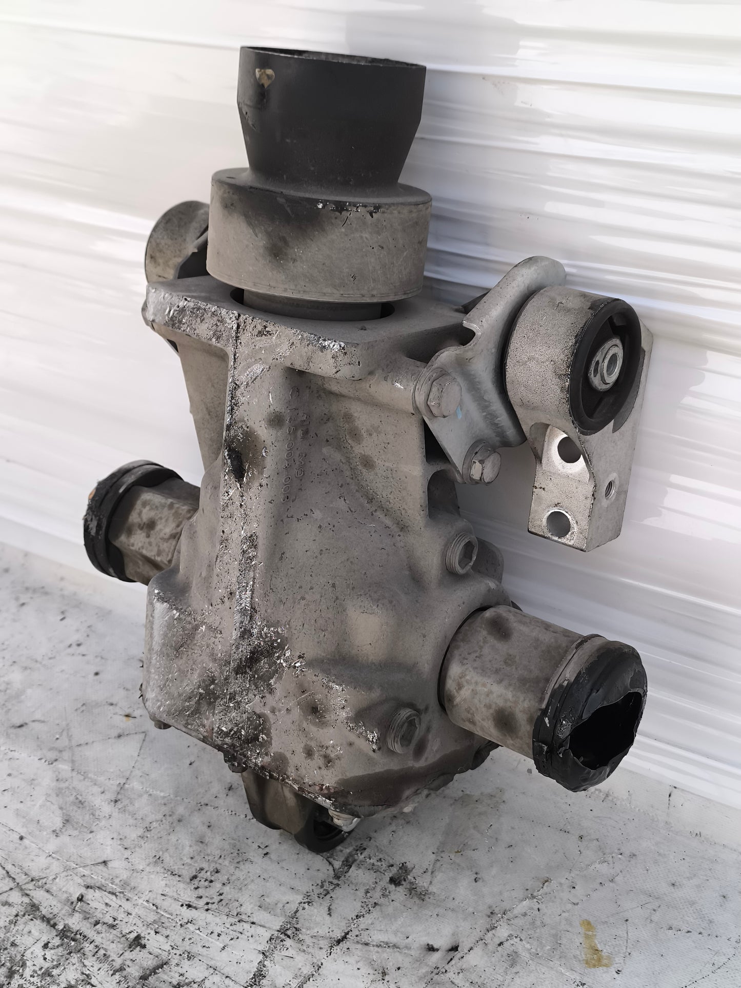 Differenziale posteriore Fiat Panda 4x4 (169) 2003-2012 cod. 135-004-003 ecoAG8610