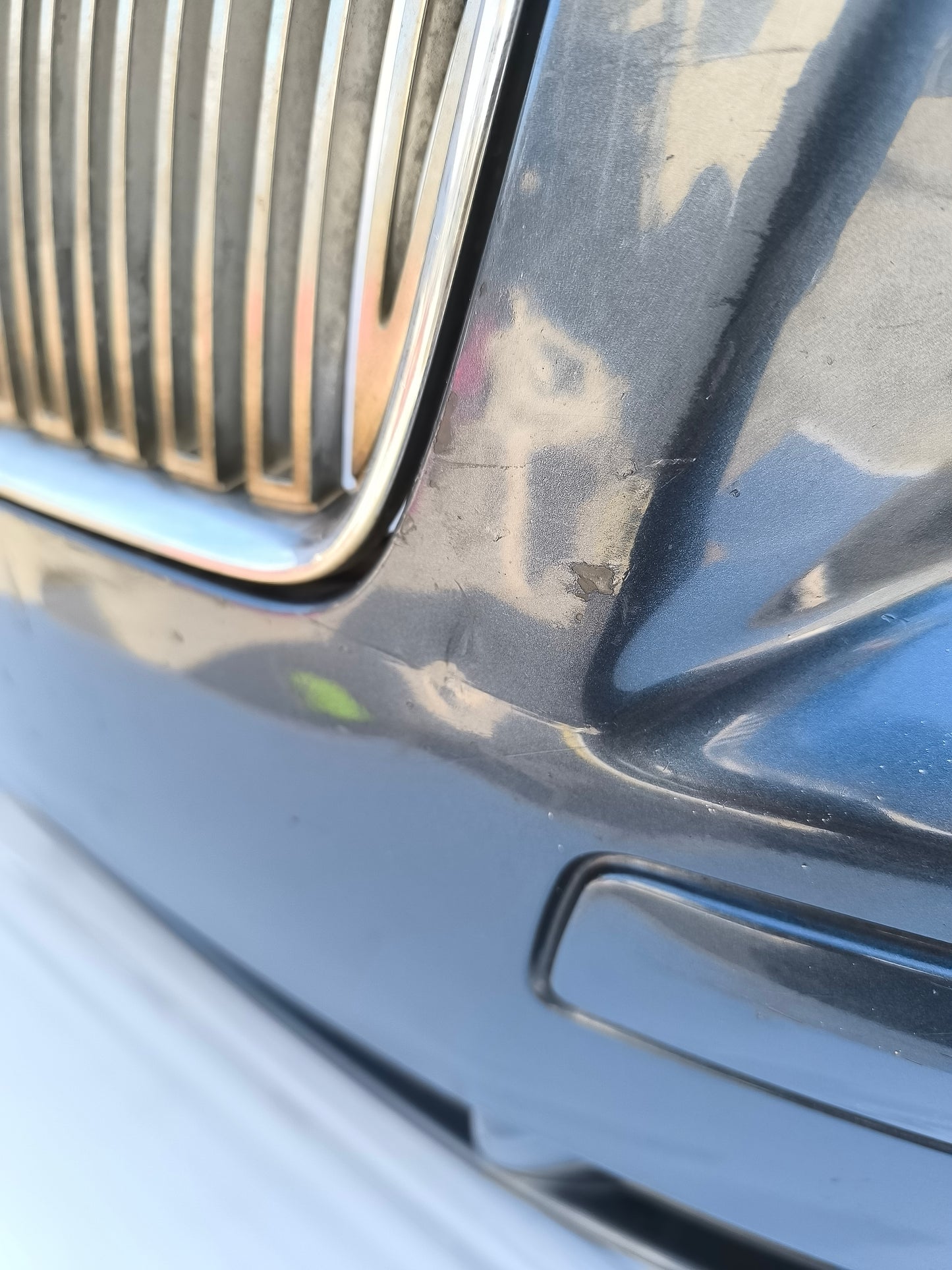 Paraurti anteriore grigio scuro Volvo V50 anno 2005 ecoAG8177