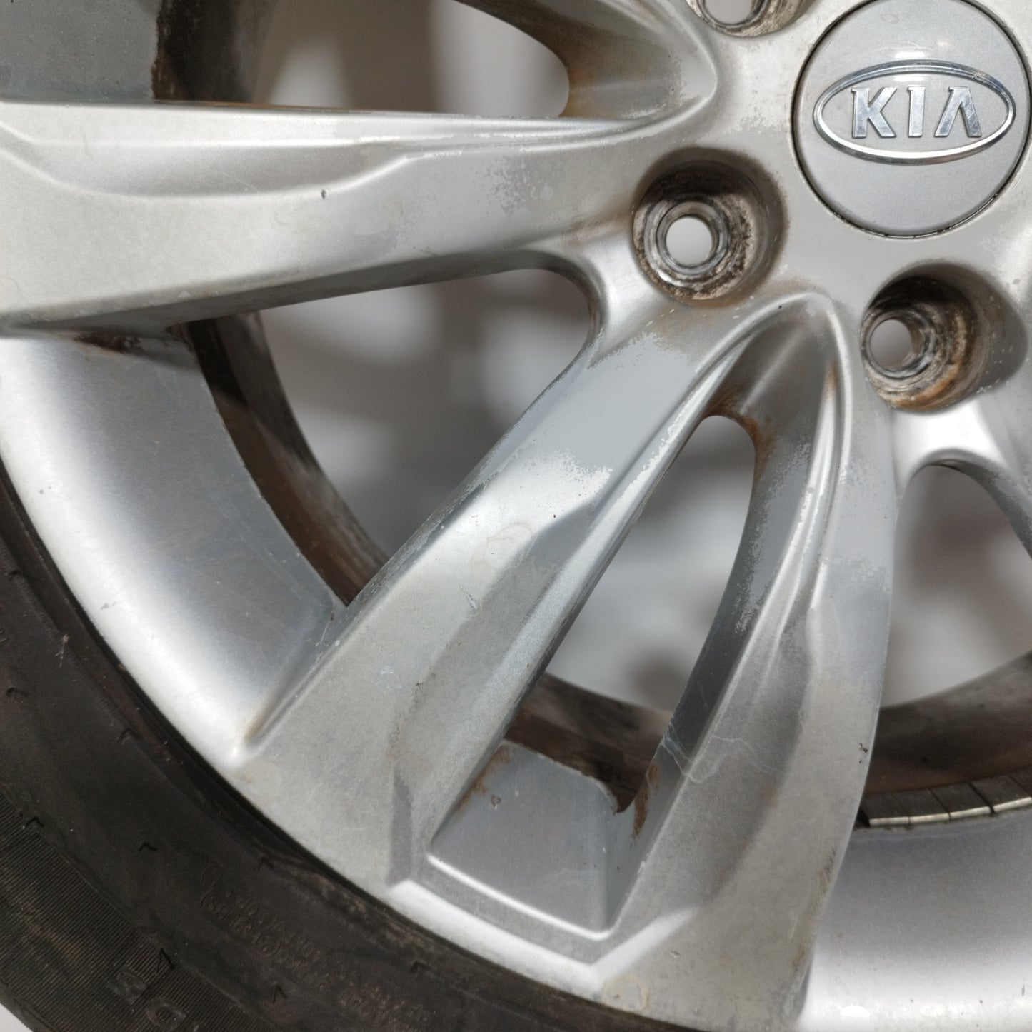 Alloy Wheels with Tires Kia Sorento 2012 ecoAC11656