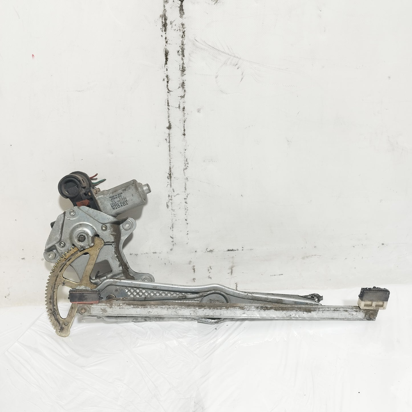 Cremagliera anteriore sx Toyota Yaris (xp90) I serie 1999-2005 2 pin cod: 85720-52020 ecoAC16064
