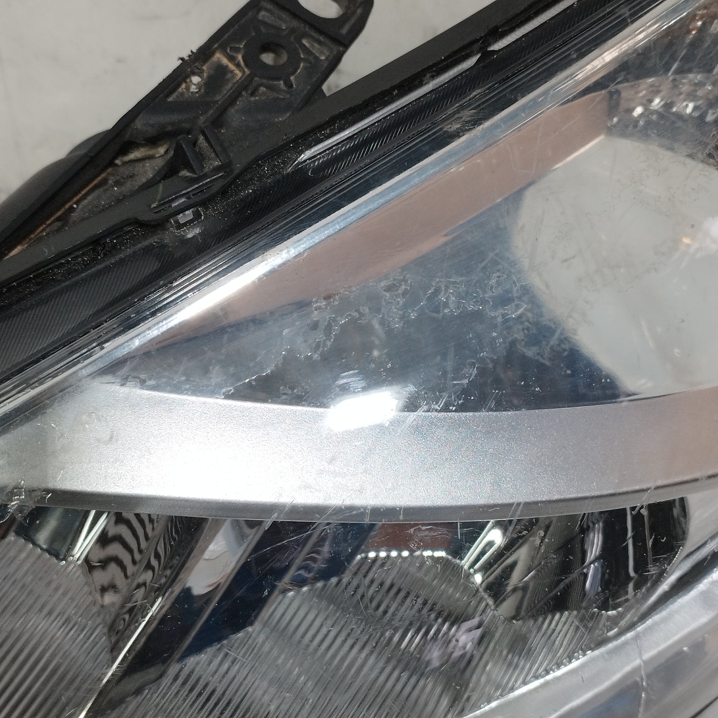 Fanale anteriore sx Renault Clio III (X85) 2009-2012 ecoAC16592