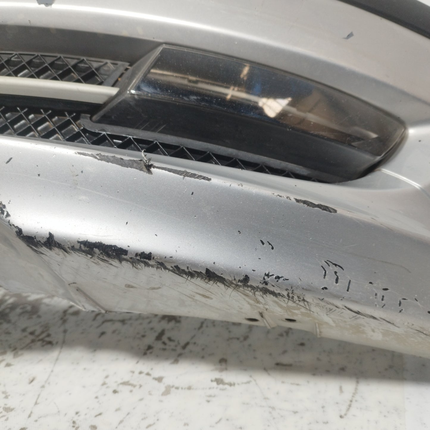 Paraurti anteriore grigio argento Bmw Serie 1 2010 ecoAC11197