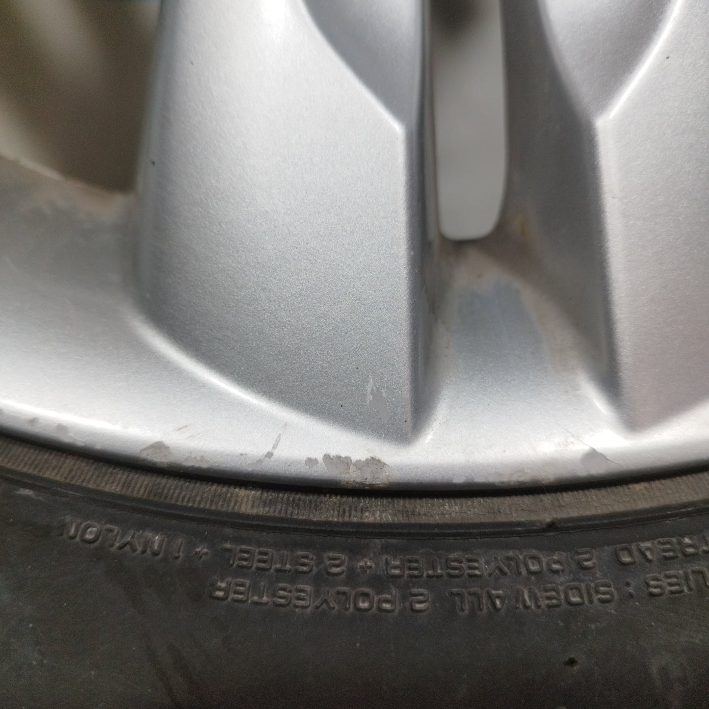 Komplette Leichtmetallfelgen mit Reifen Hyundai IX35 2011 225/60 R17 ecoAC9911