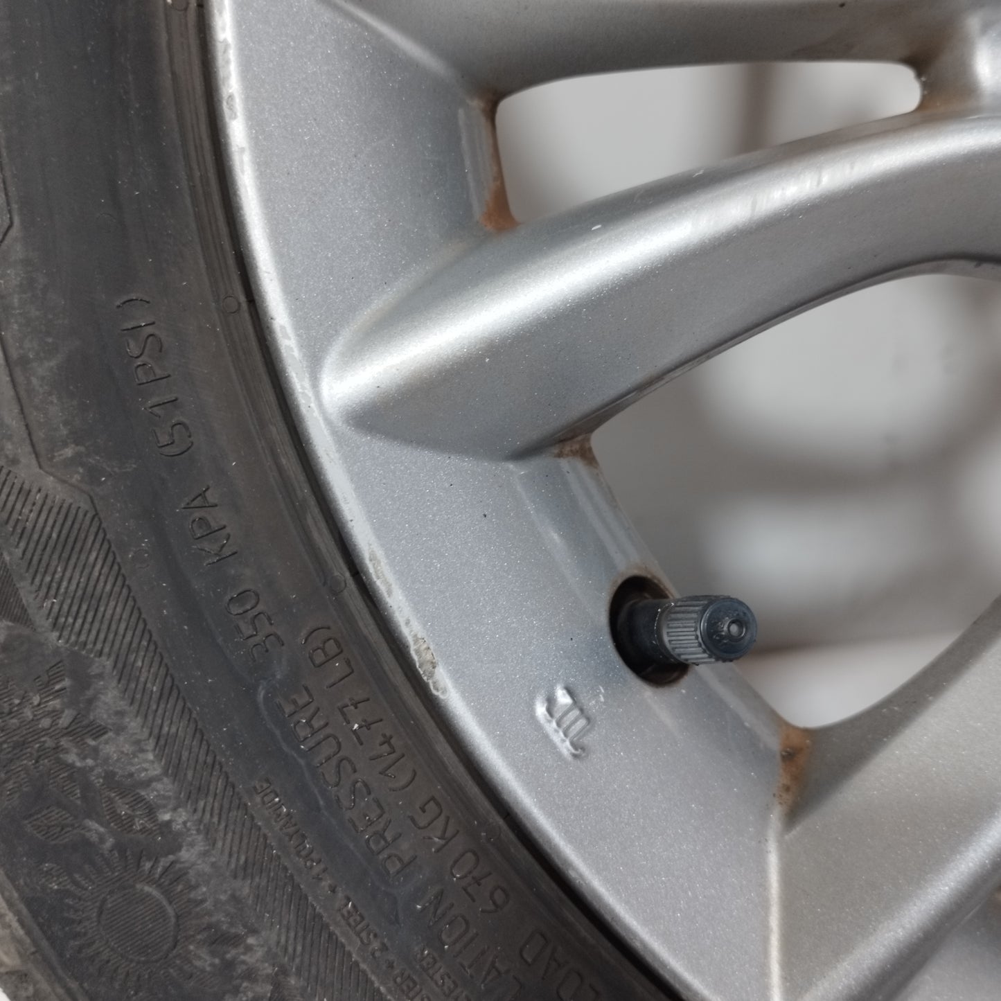 Cerchi in lega completi di gomme Lancia Delta 2011 ecoAC12231