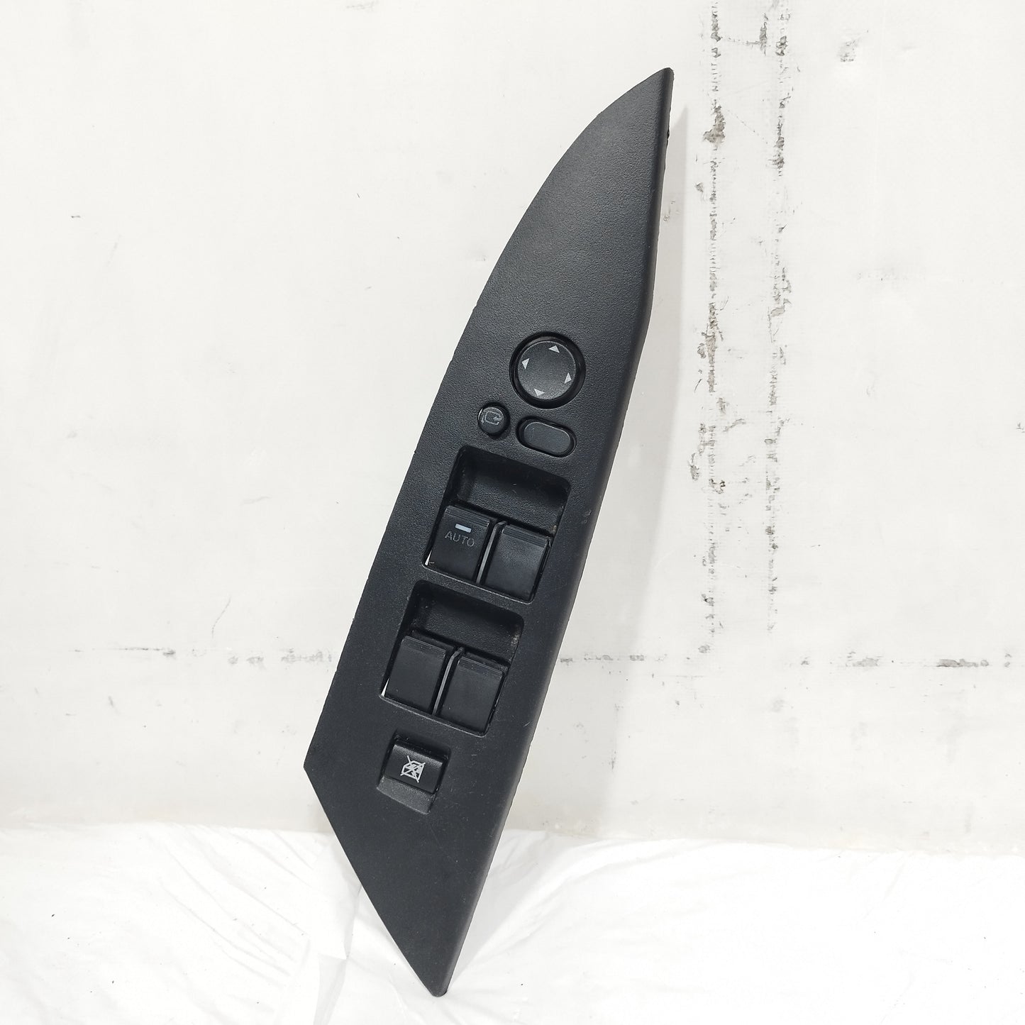 Pulsantiera alzacristalli anteriore sx Mazda 3 II serie 2009-2013 cod: BDB8684L6 ecoAC16213