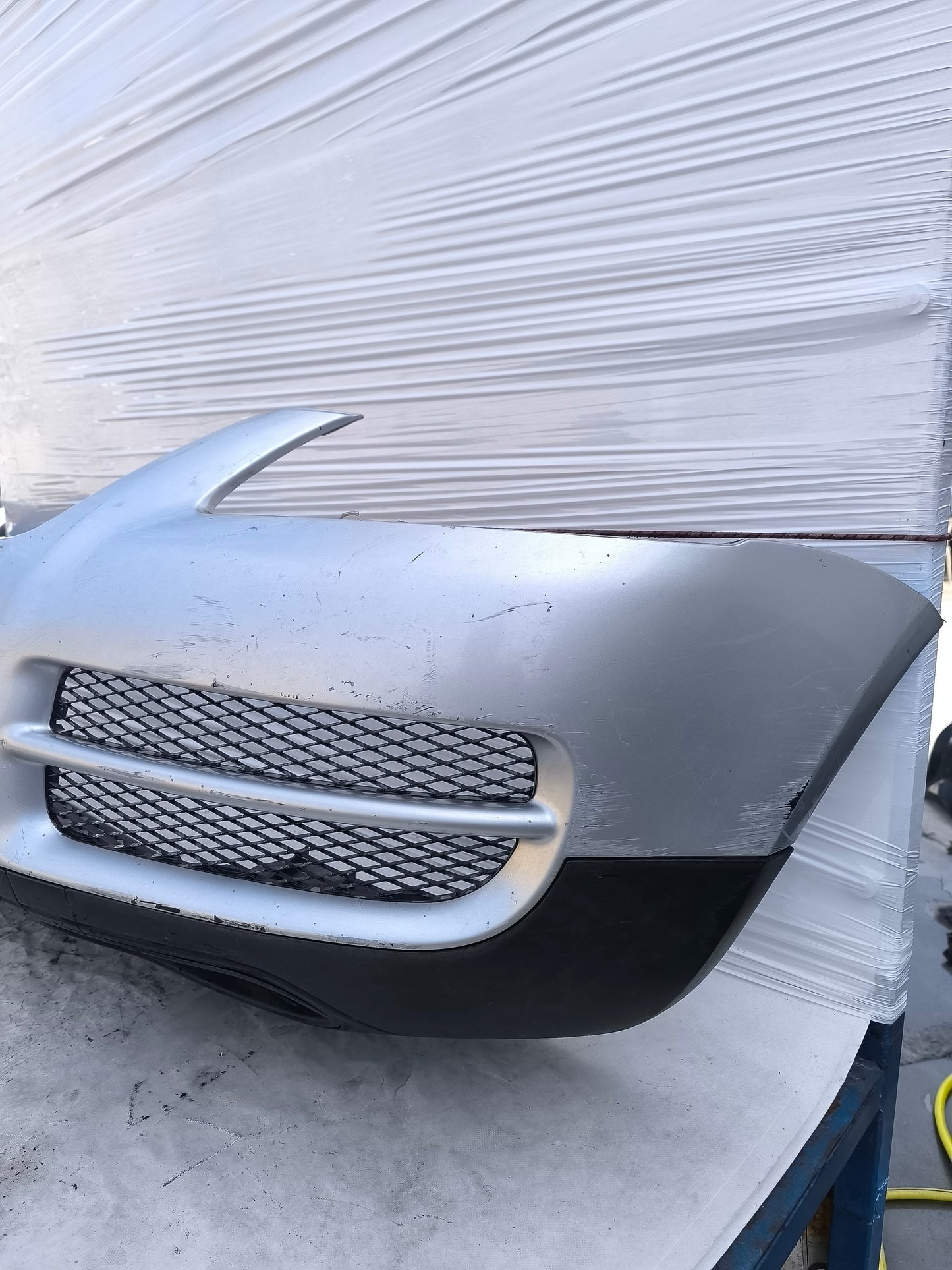 Paraurti anteriore Volkswagen Touareg anno 2007 grigio argento ecoAG8174