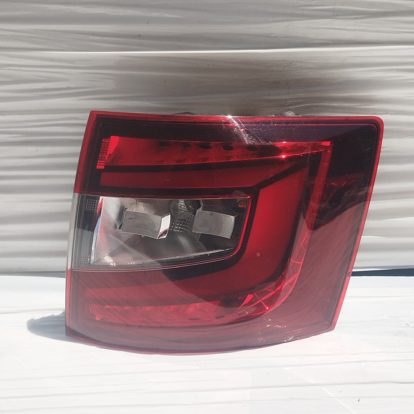 Fanale posteriore dx a led Skoda Octavia 2020 SW cod: 5E9.945 208 ecoDM216