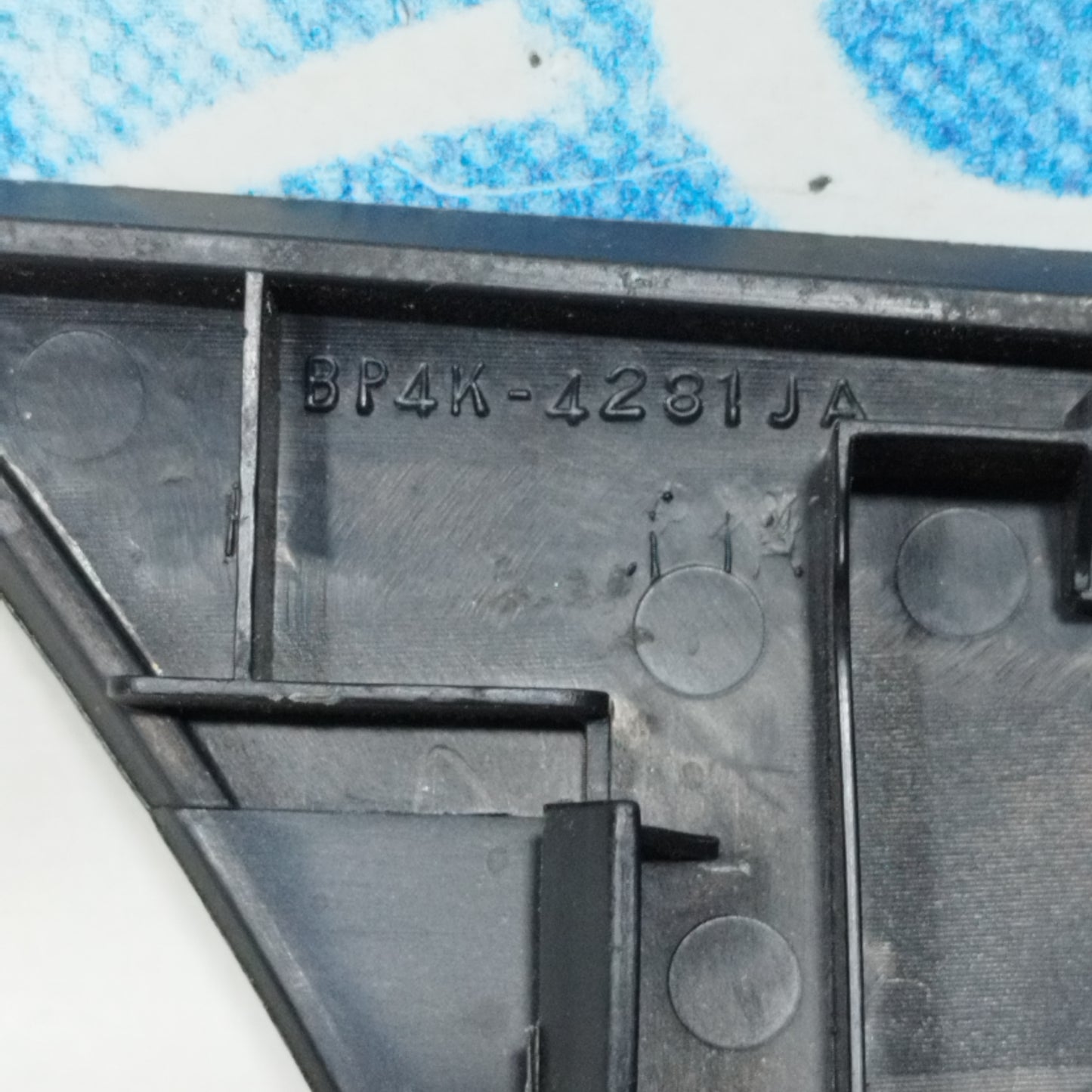 Front right button panel Mazda 3 2005 code: BP4K-4281JA ecoAC9738