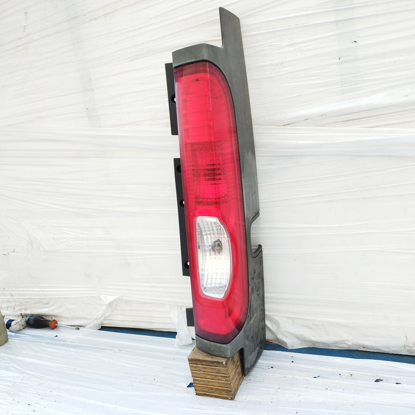 Fanale posteriore dx Renault Trafic 2006-2014 cod: 93857722 ecoDM293