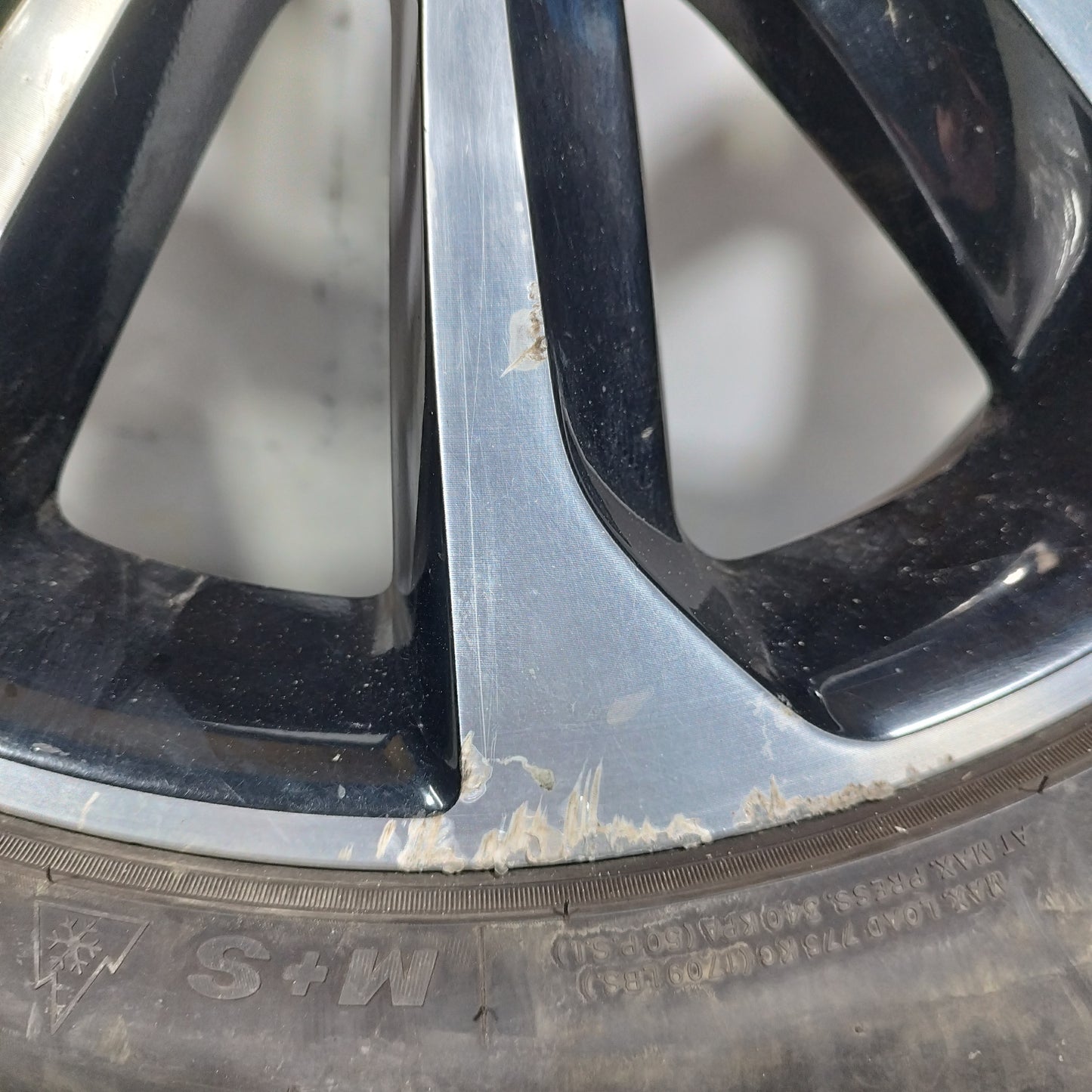 Cerchi in lega con gomme Nissan Qashqai 2012 ecoAC15024