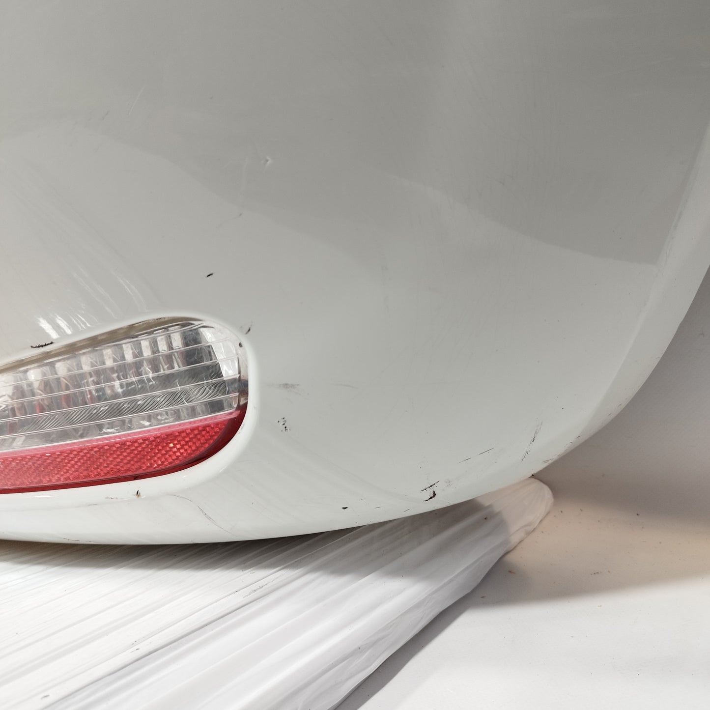 Weiße Heckstoßstange Fiat Punto Evo 2012 ecoAC13065