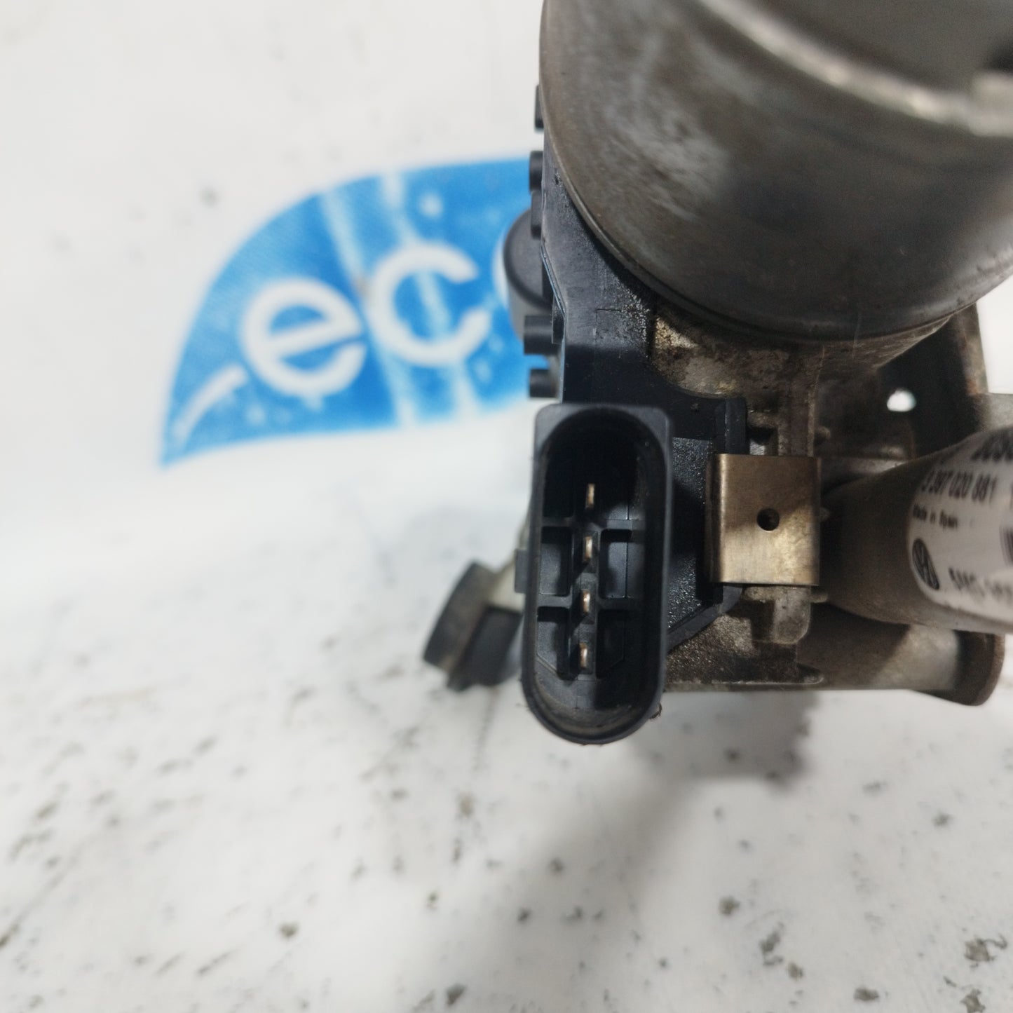 Front wiper motor Golf 5 Plus 2006 4 pin code: 3397020881 ecoAC8668