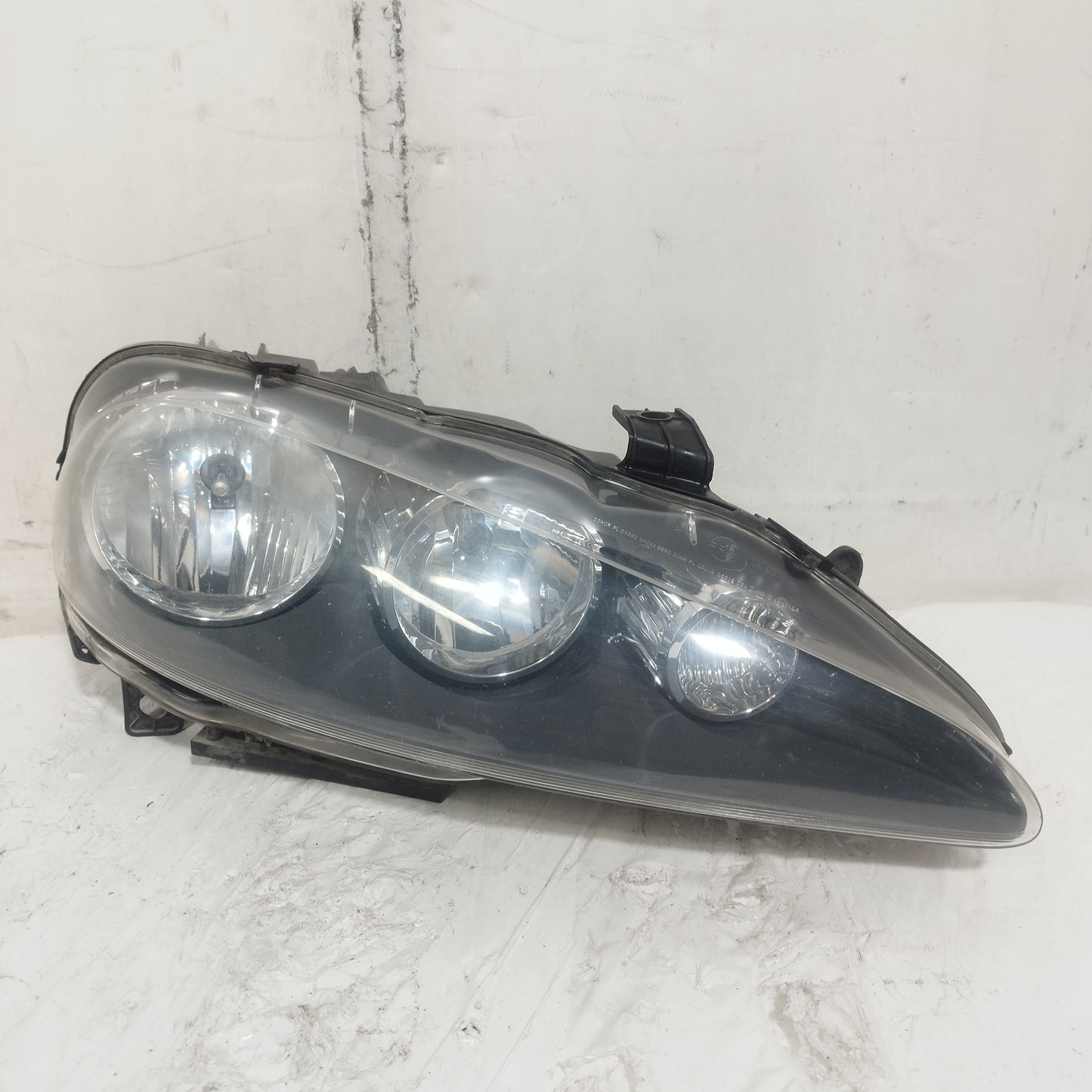 Fanale anteriore dx Alfa Romeo 147 (937) II serie 2004-2008 cod: 89101231 VALEO ecoAC16578