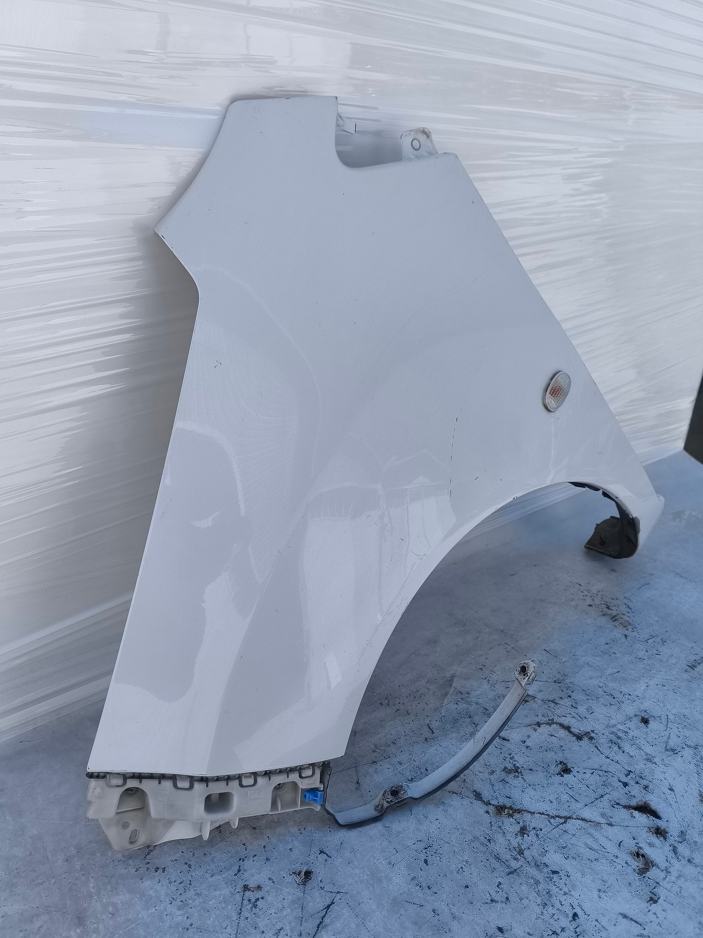 Parafango sx Chevrolet Spark anno 2011 bianco ecoAG8268