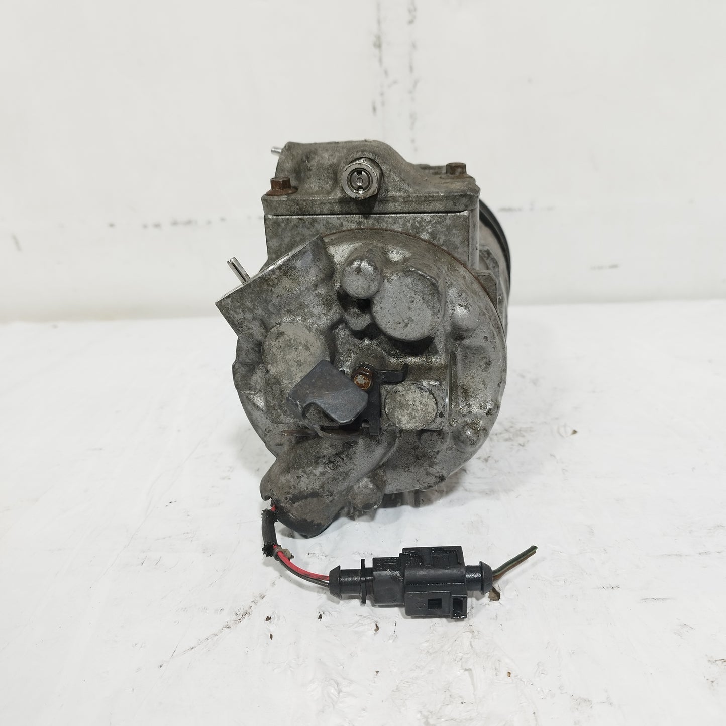 Compressore a / c Volkswagen Polo 9N / 9N3  1.4 D 2002-2010 cod: 6Q0820803J DENSO 6SEU14C ecoAC15535