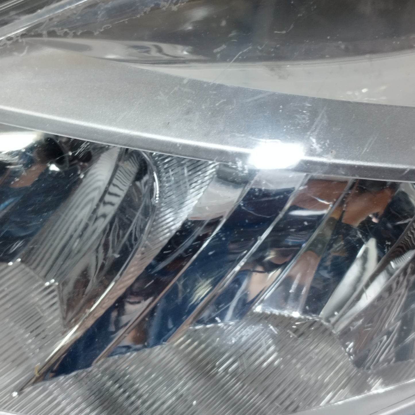 Fanale anteriore sx Renault Clio III (X85) 2009-2012 ecoAC16592