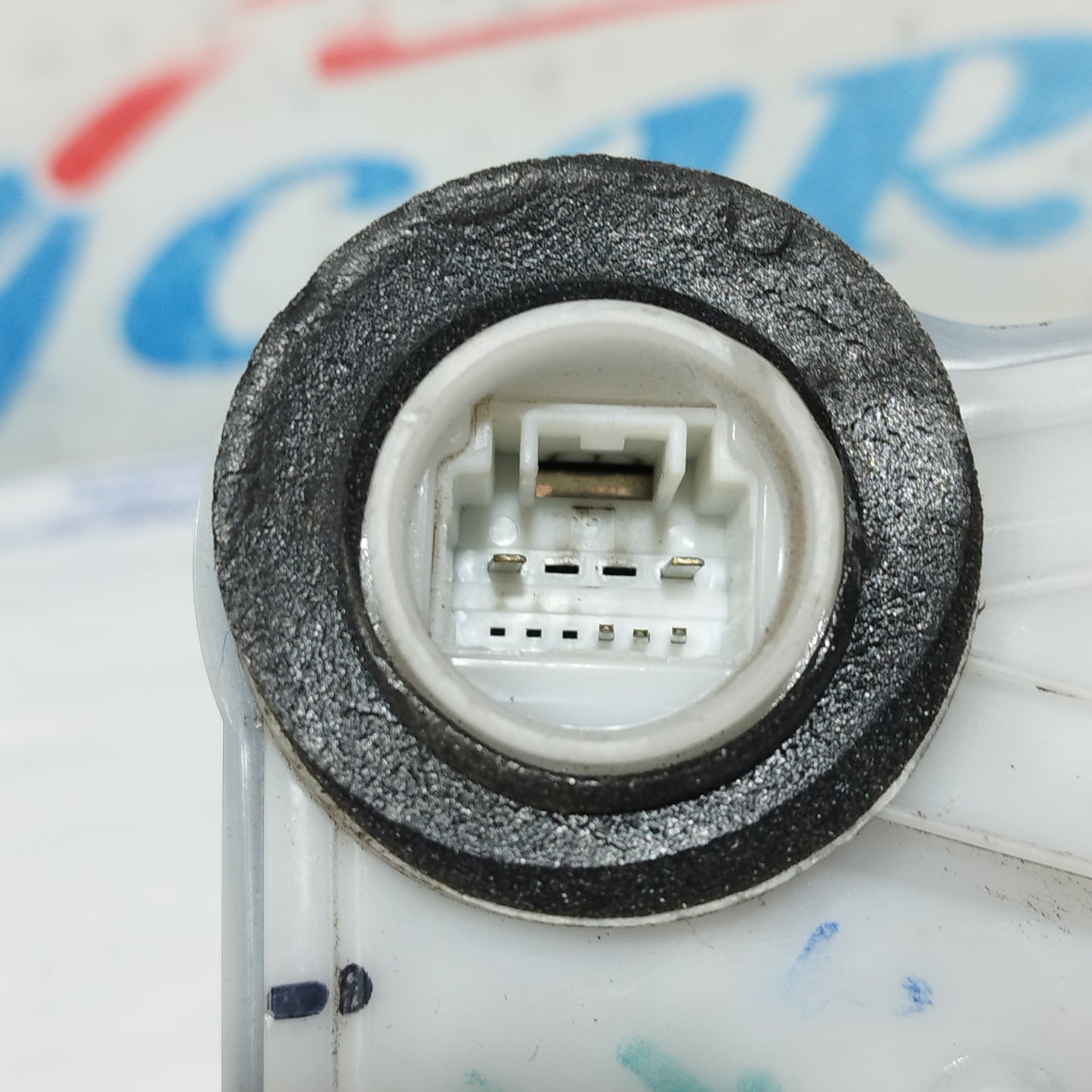 Serratura anteriore sx Peugeot 108 2017 5Pin ecoAC11141