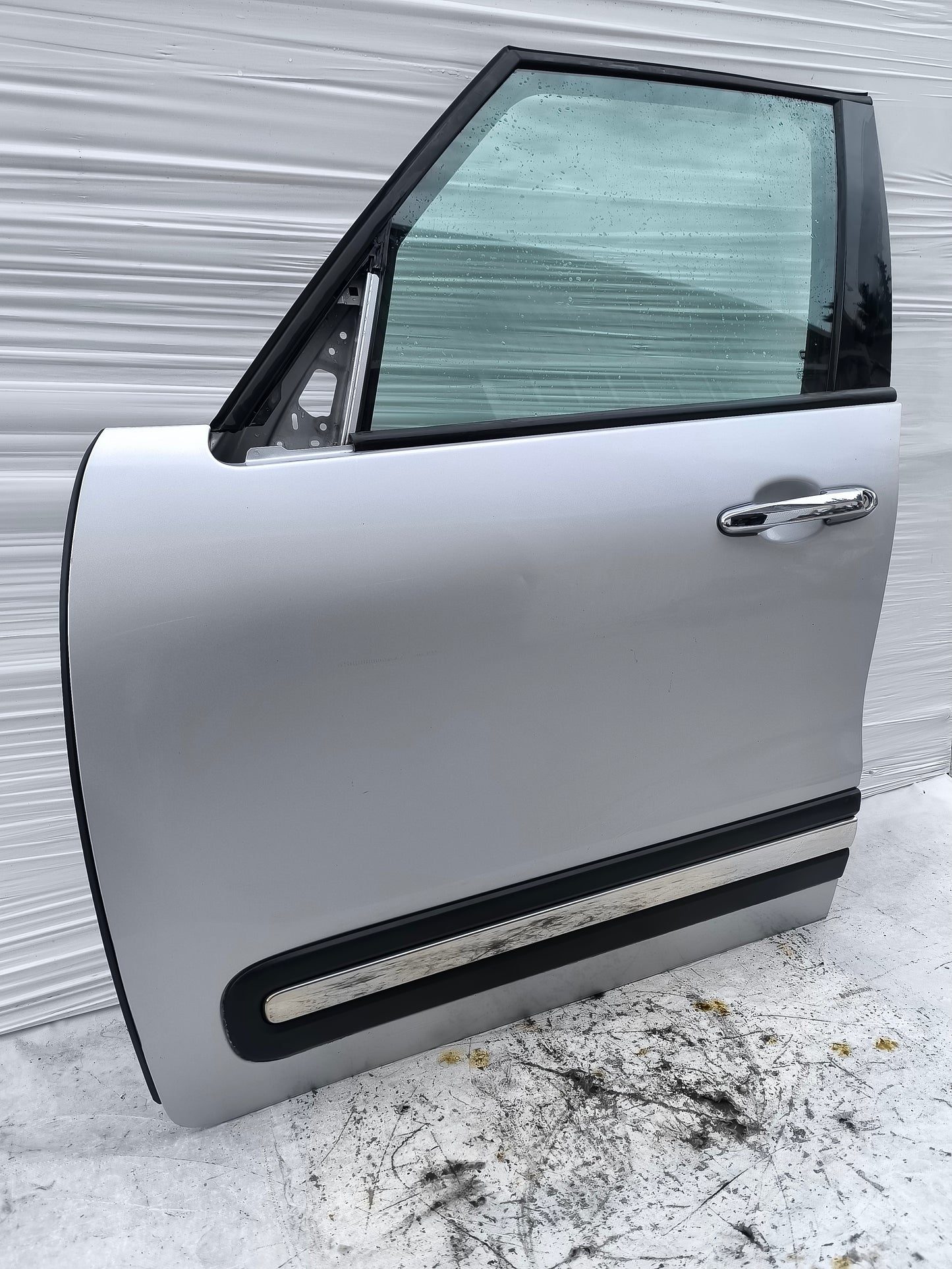 Sportello anteriore sx grigio argento Fiat 500L 2013-2022 ecoAG8442