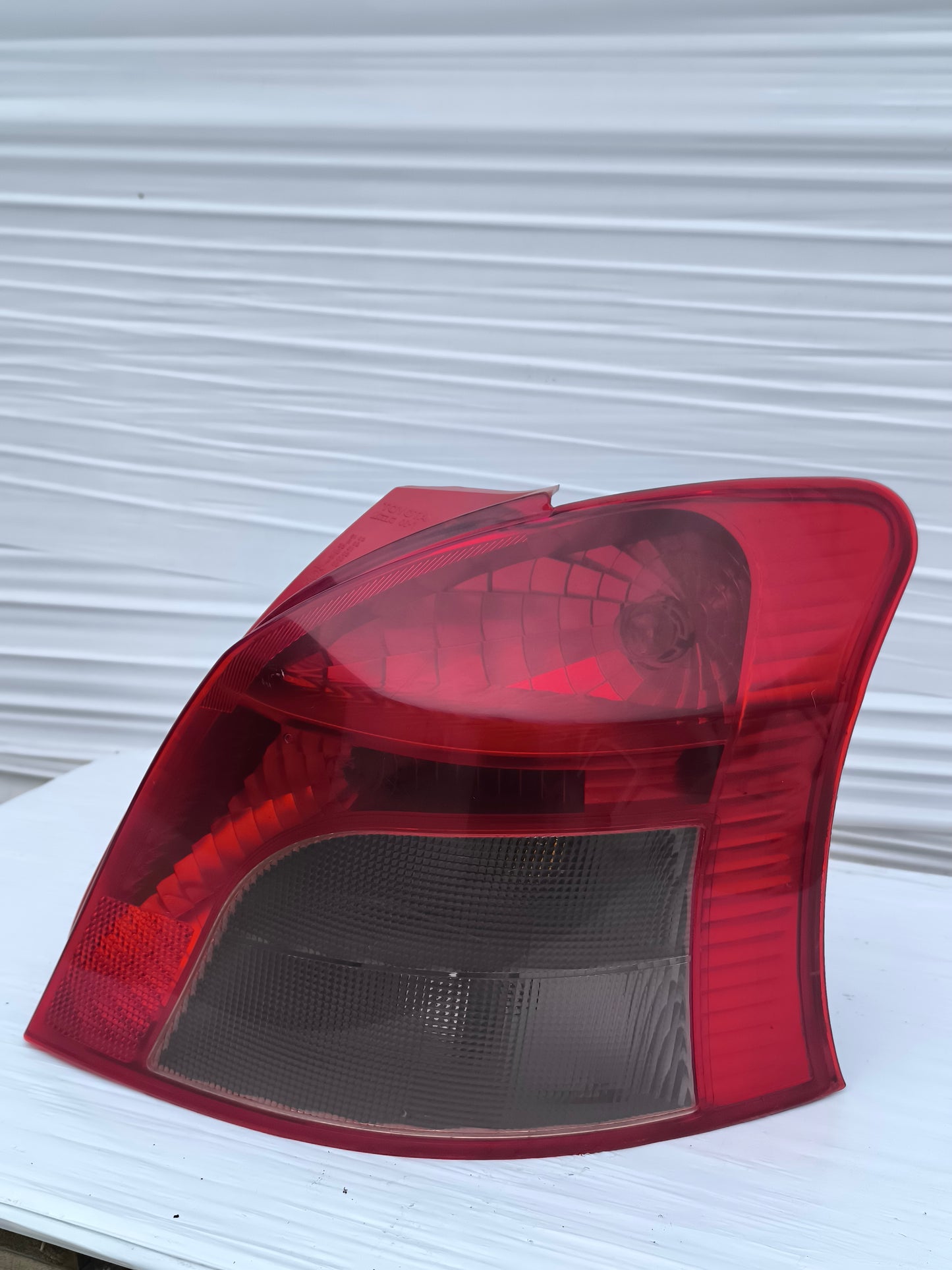 Fanale posteriore dx Toyota Yaris II (XP90) anno 2006-2009 ecoAG8389