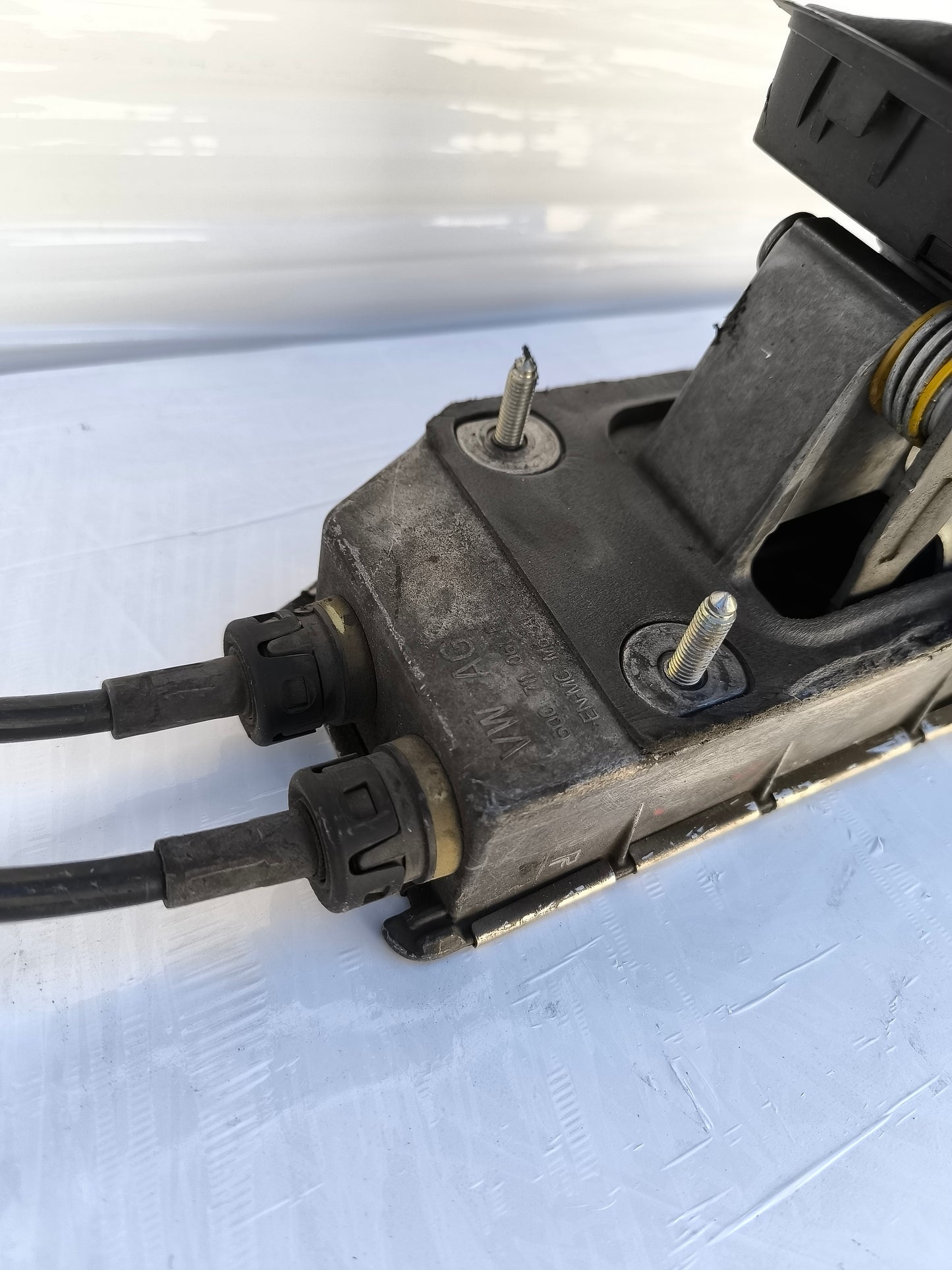 Leva cambio con cavi Volkswagen Polo /Seat Ibiza 1.2 B anno 2011 cod. 6Q1711061E ecoAG7669