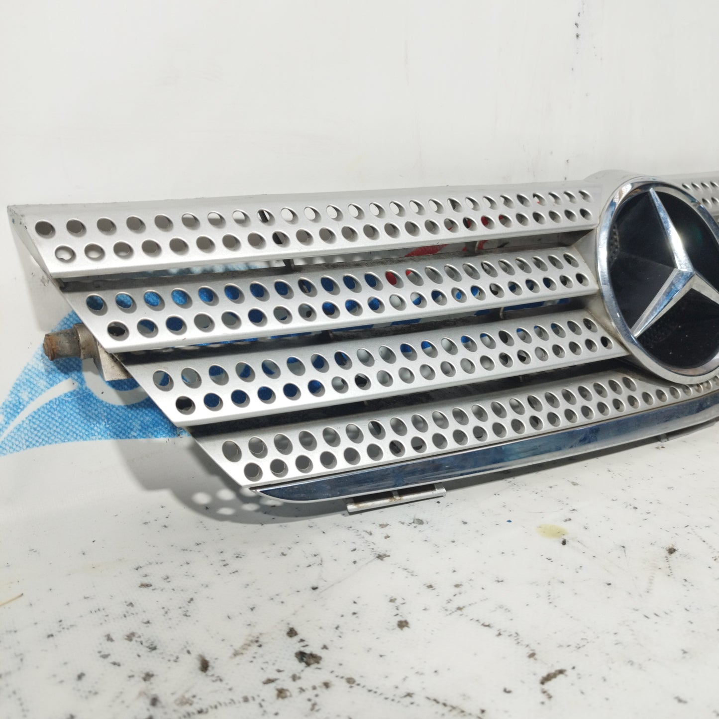 Mercedes C-Klasse W203 2005 ecoAC8922 Zentralgrill