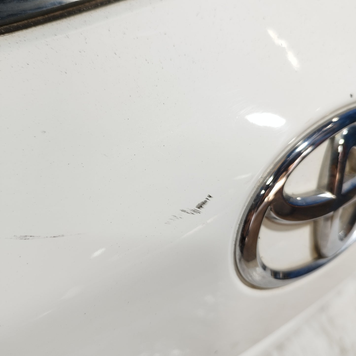 Portellone bianco Toyota Yaris III (XP130) 2017-2020 Restyling ecoAC16570