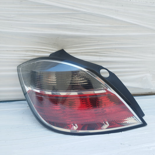 Fanale posteriore sx Opel Astra H 3 porte 2007 cod: 00505679 ecoDM220