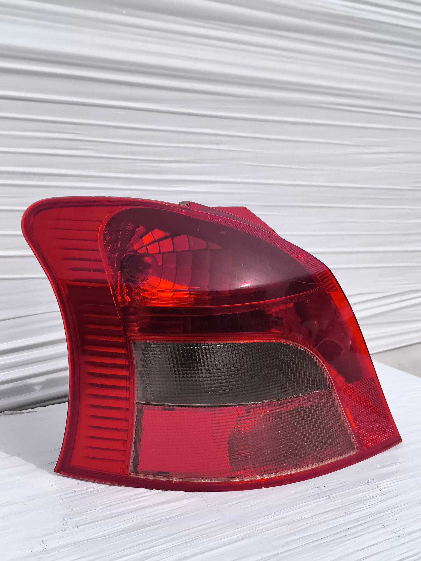 Fanale posteriore sx Toyota Yaris II (XP90) anno 2006-2009 ecoAG8388