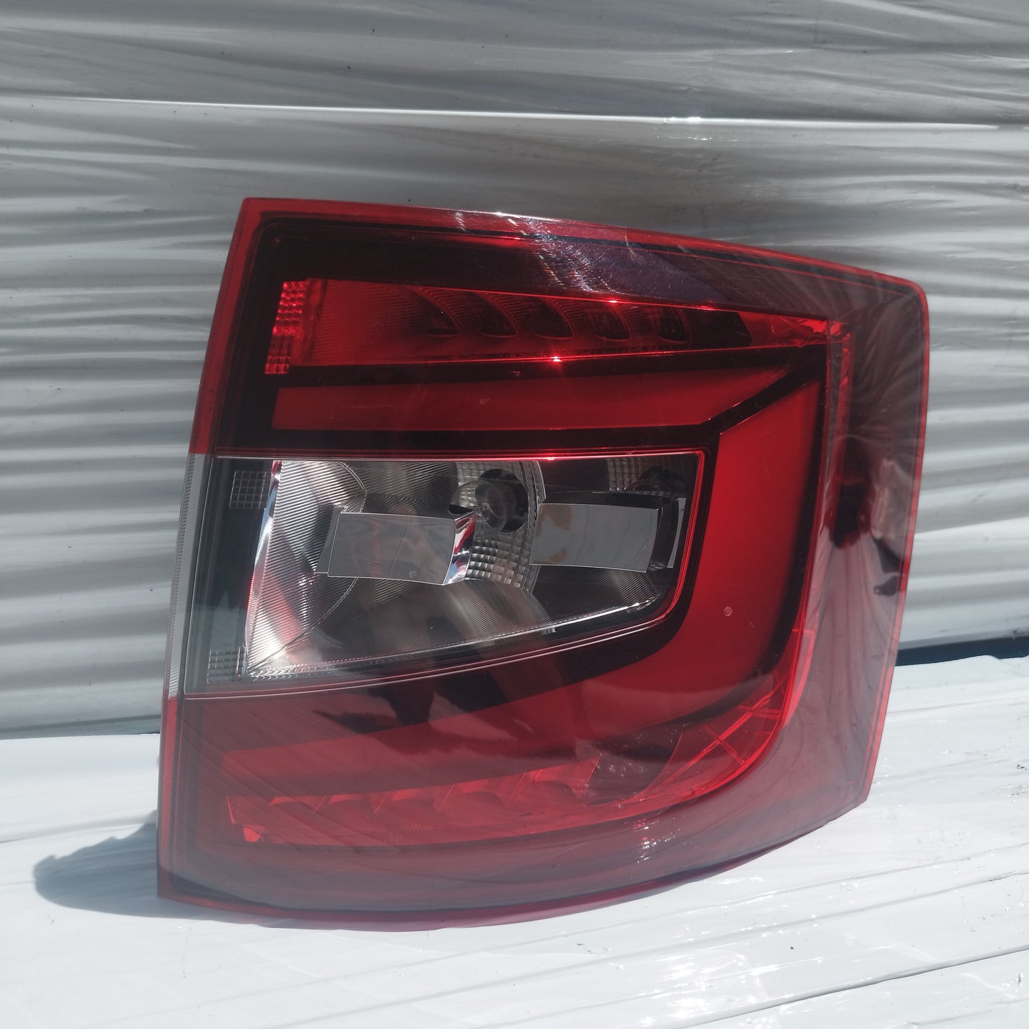 Fanale posteriore dx a led Skoda Octavia 2020 SW cod: 5E9.945 208 ecoDM216