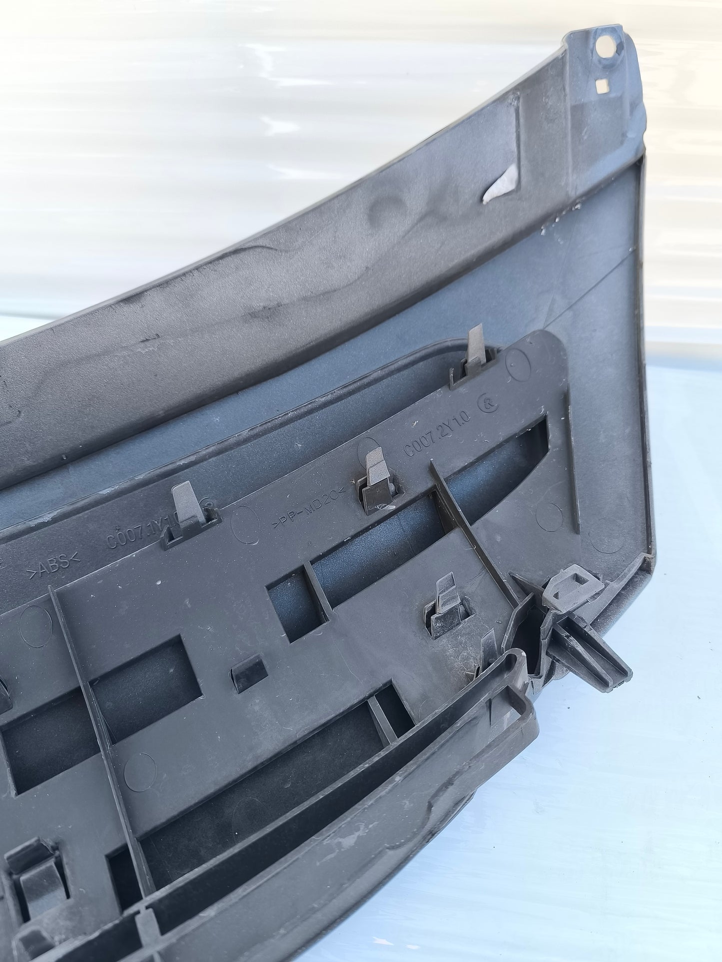 Mascherina anteriore Citroen C3 anno 2008 grigio argento cod: 9680094177 ecoAG8104