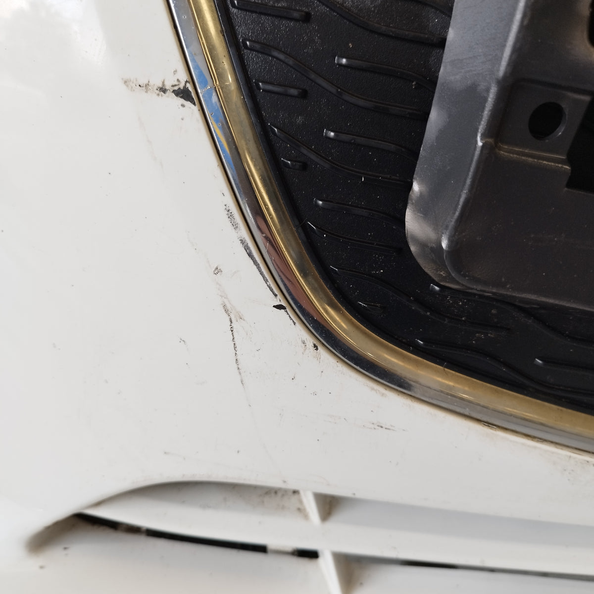 Paraurti anteriore bianco Chevrolet Spark II (M300) 2009-2012 ecoAC17632
