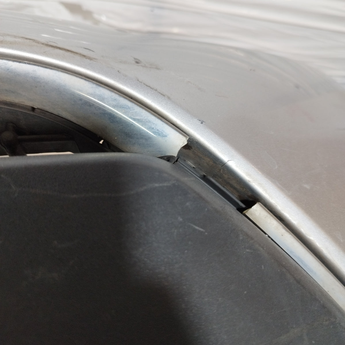 Paraurti anteriore grigio Ford Fiesta (MK6) 2008-2015 ecoAC16943