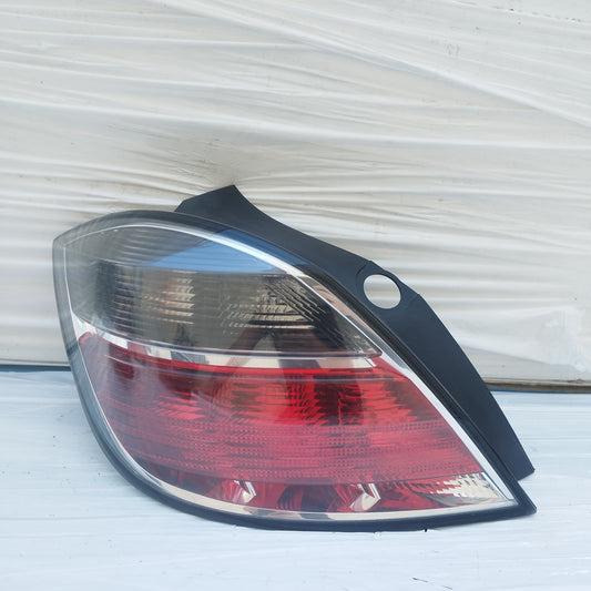 Fanale posteriore sx Opel Astra H 3 porte 2007 cod: 00505679 ecoDM220