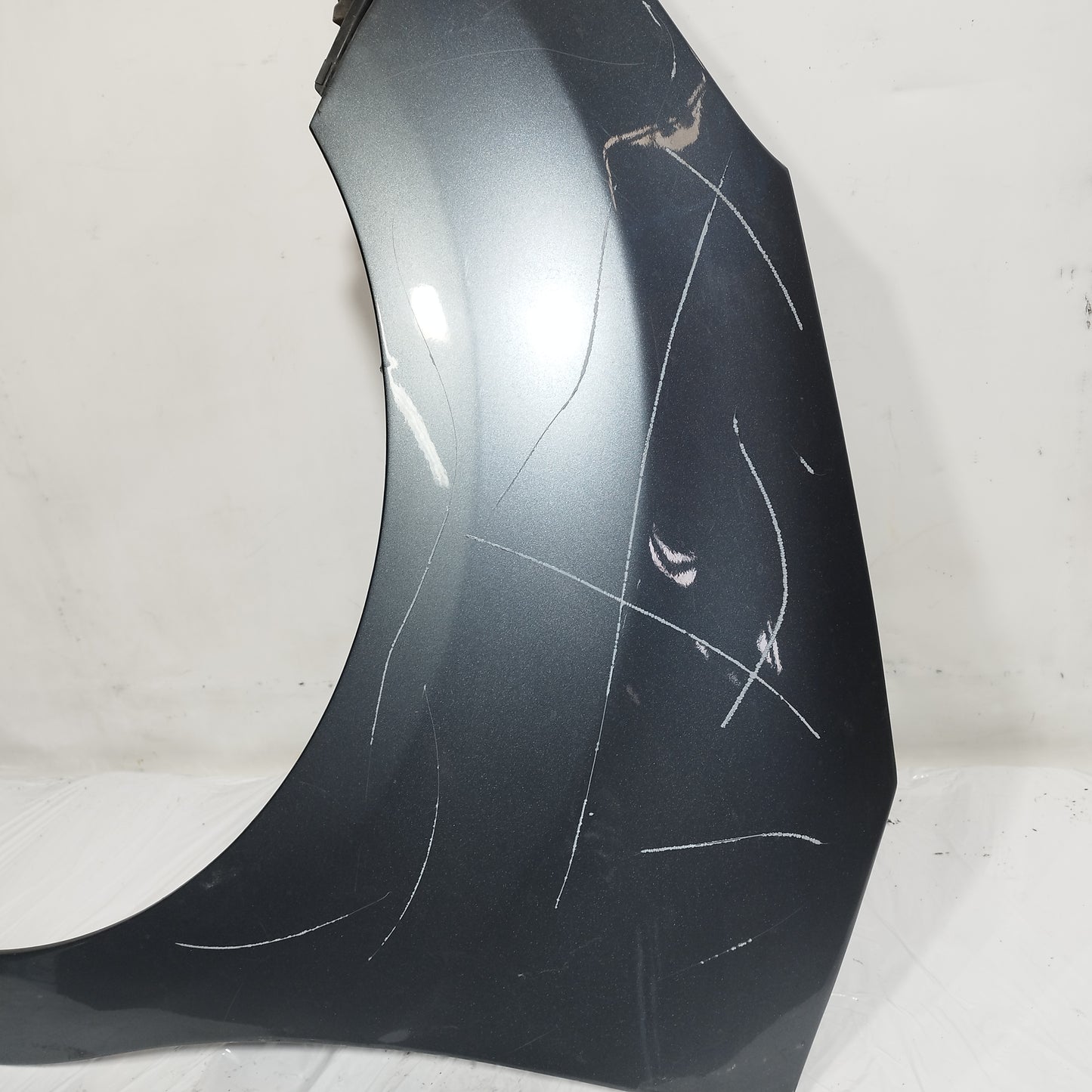 Parafango anteriore sx grigio scuro Citroen C3 2010 ecoAC14929