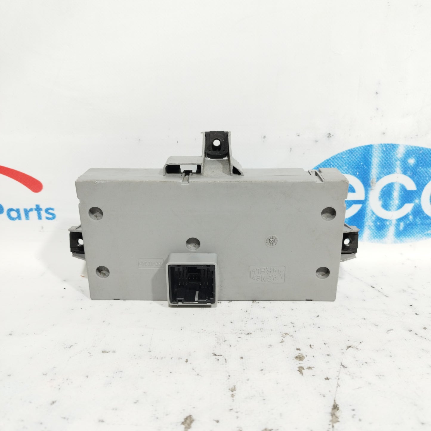 Fuse Box Fiat Doblo 1.9 JTD 2001 code: 51769367 ecoAC8504