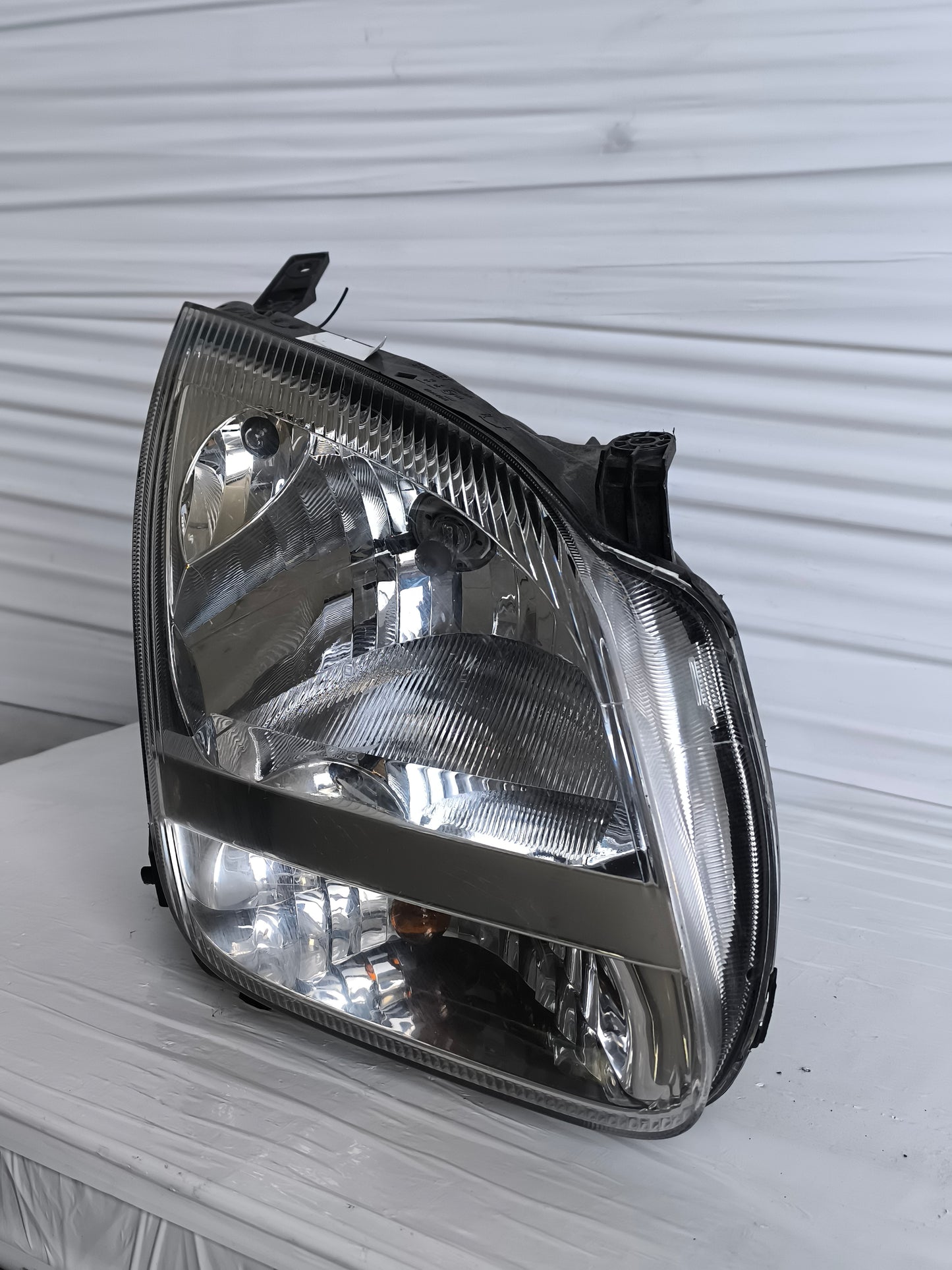 Fanale anteriore dx Suzuki Ignis (MH) anno 2003-2008 ecoAG8538
