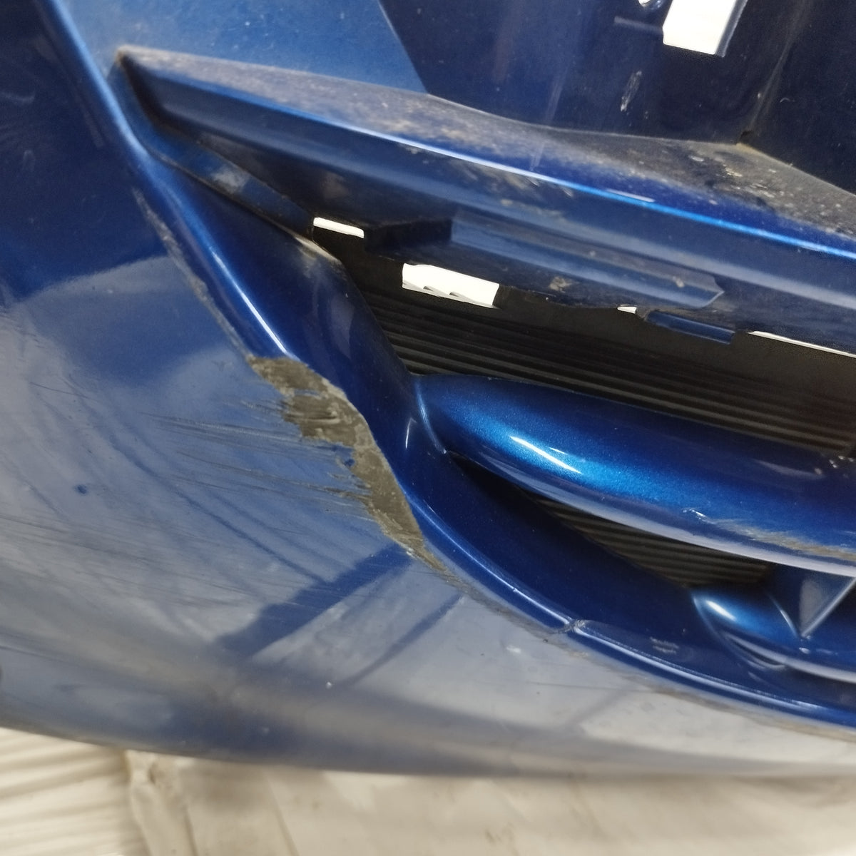 Paraurti anteriore blu Mitsubishi Colt VI (Z30) 2004-2008 ecoAC16940