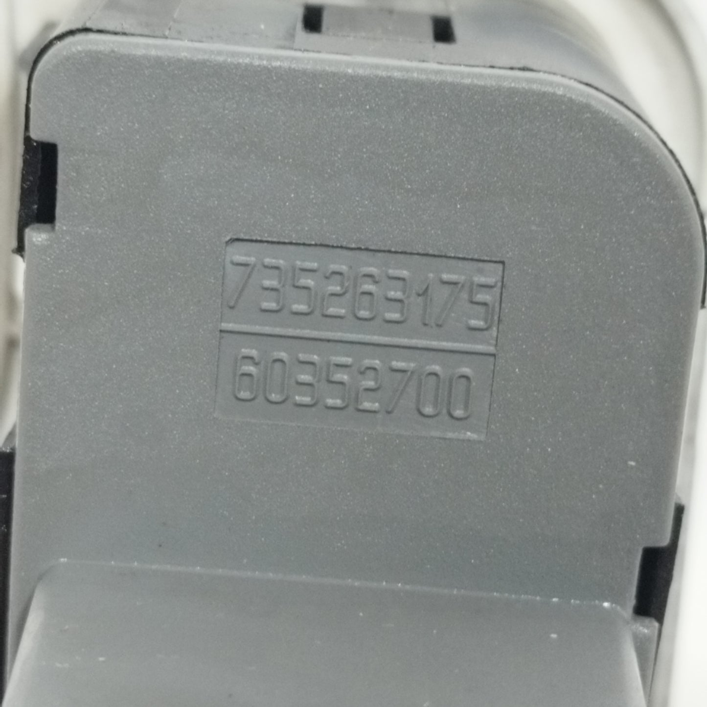 Pulsantiera anteriore sx Alfa Romeo 147 2006 Cod: 735263175 ecoAC10347