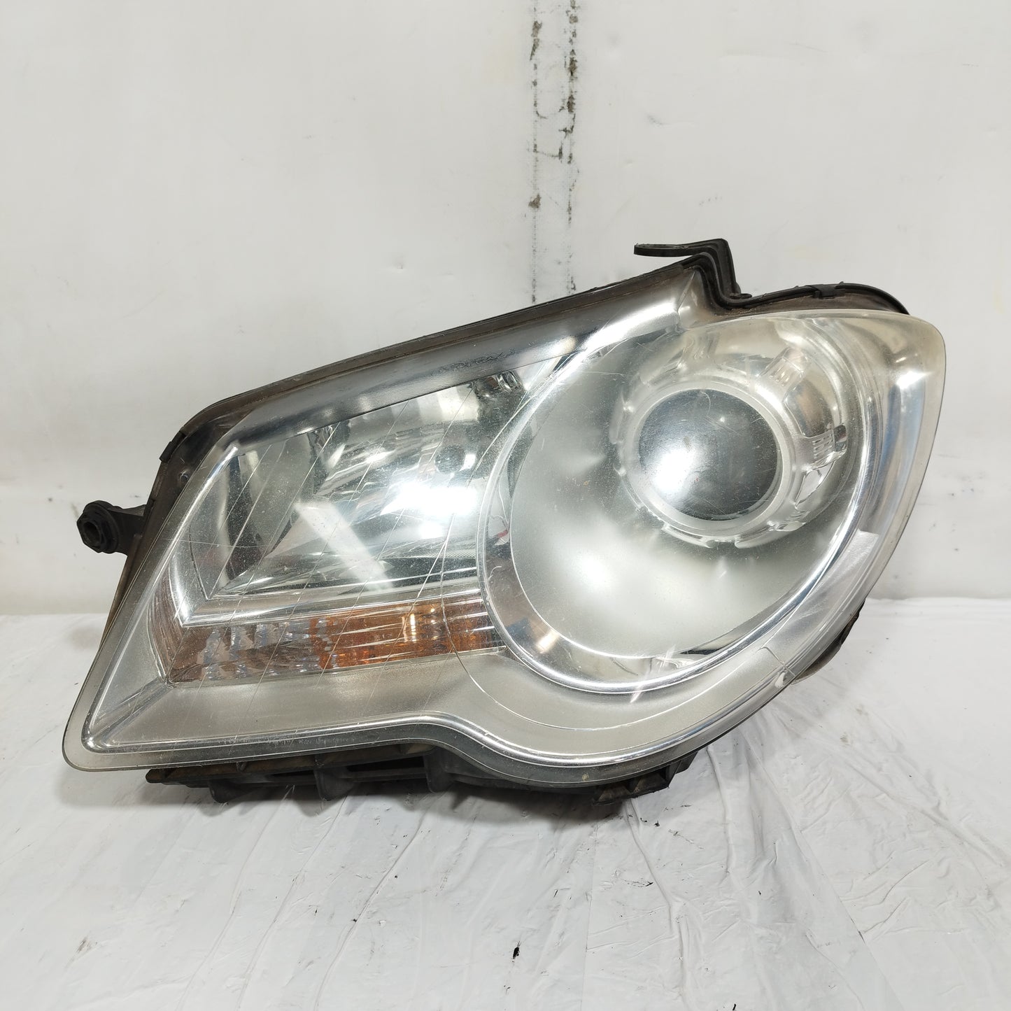 Fanale anteriore sx Volkswagen Touran 2008 cod: ecoAC15069