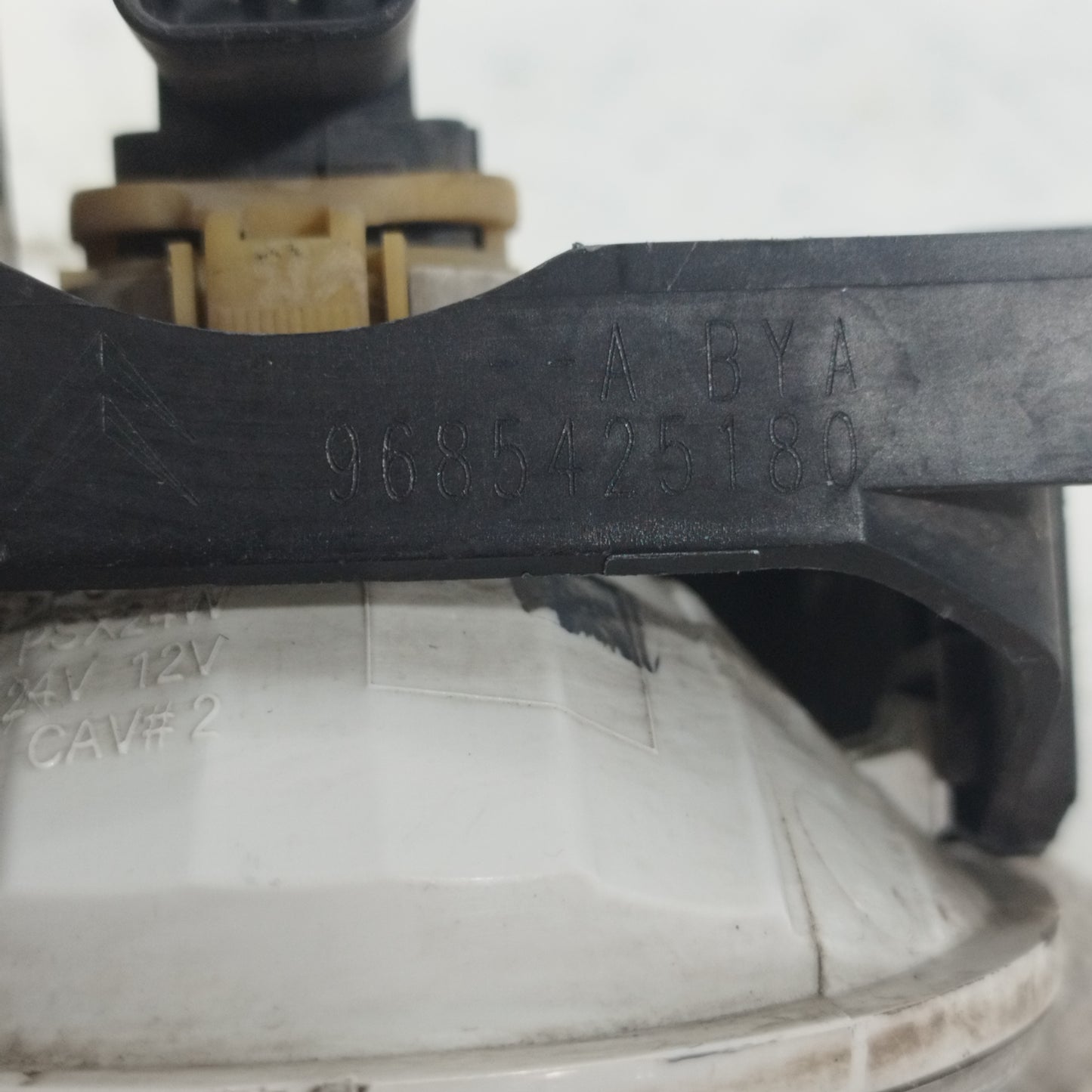 Peugeot 3008 2011 Nebelscheinwerfer vorne Code: 9685425180 ecoAC9640