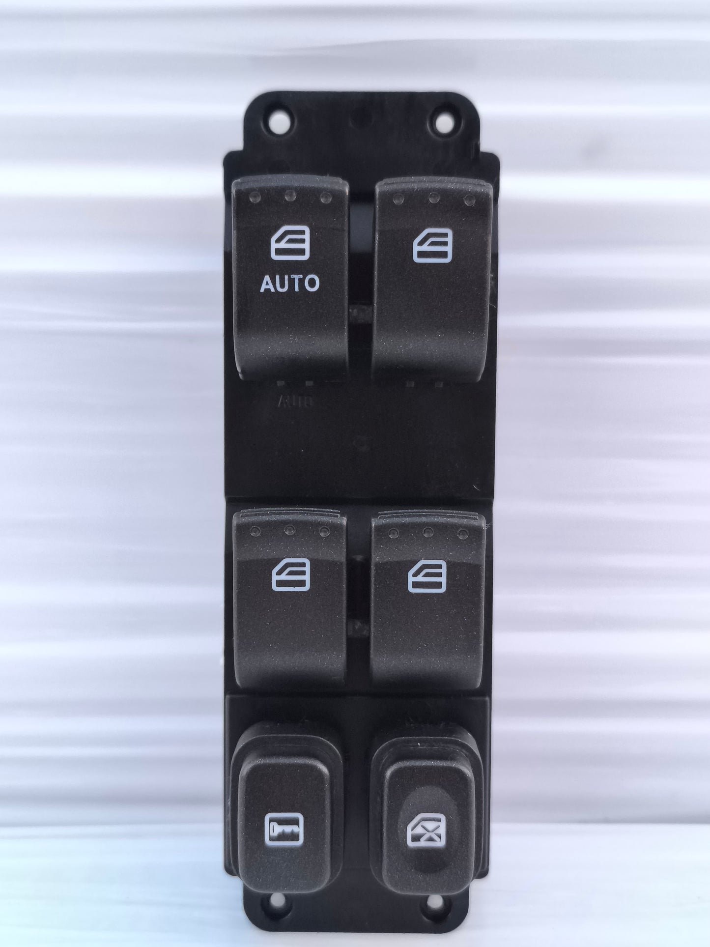 Pulsantiera anteriore sx SsangYong Korando anno 2012 cod: 202009207 ecoAG7822