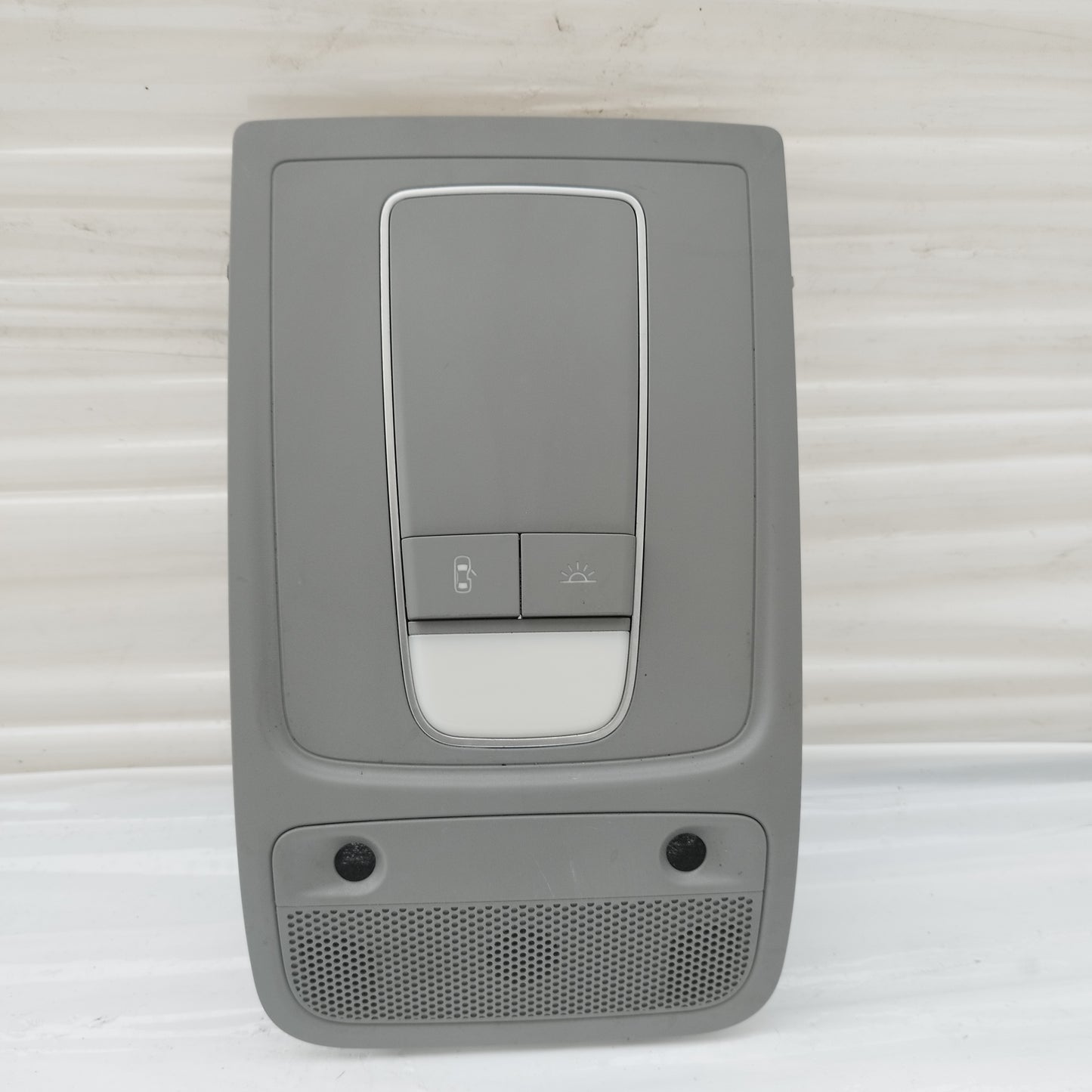 Luce di cortesia Audi A3 2015 cod: 8V0947135E ecoAC15961
