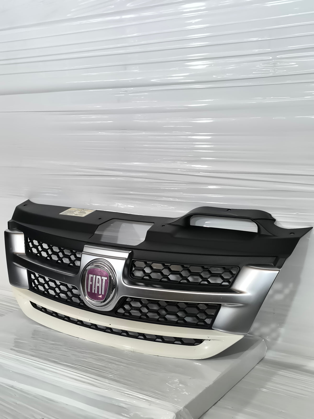 Mascherina anteriore bianco Fiat Freemont anno 2011-2016 cod: 55000802 ecoAG9753