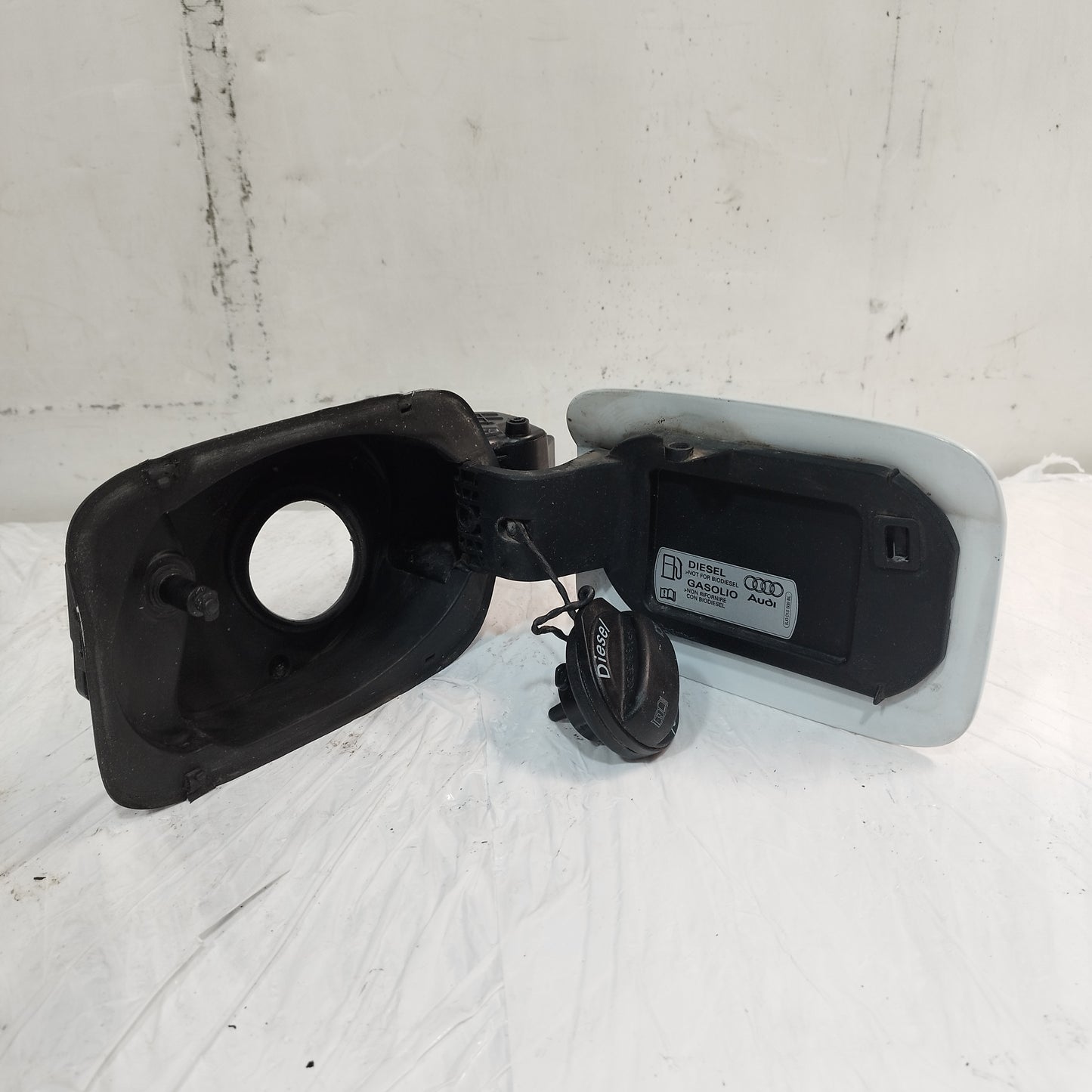 Sportellino carburante Audi Q3 (8U) 2011-2018 I serie cod: 8j0010508bl ecoAC16353
