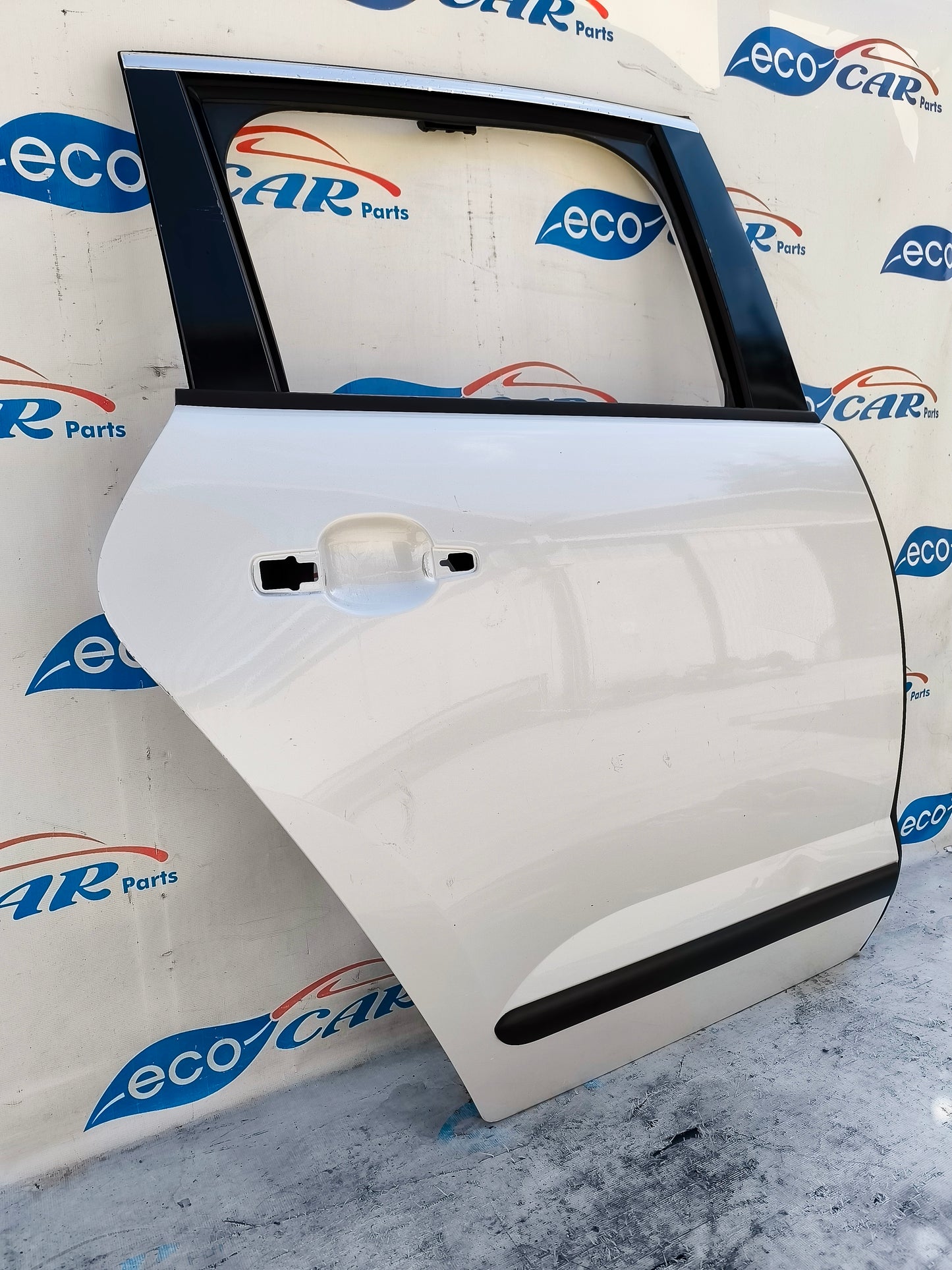 Rear right door white Peugeot 3008 2013 ecoAG5722